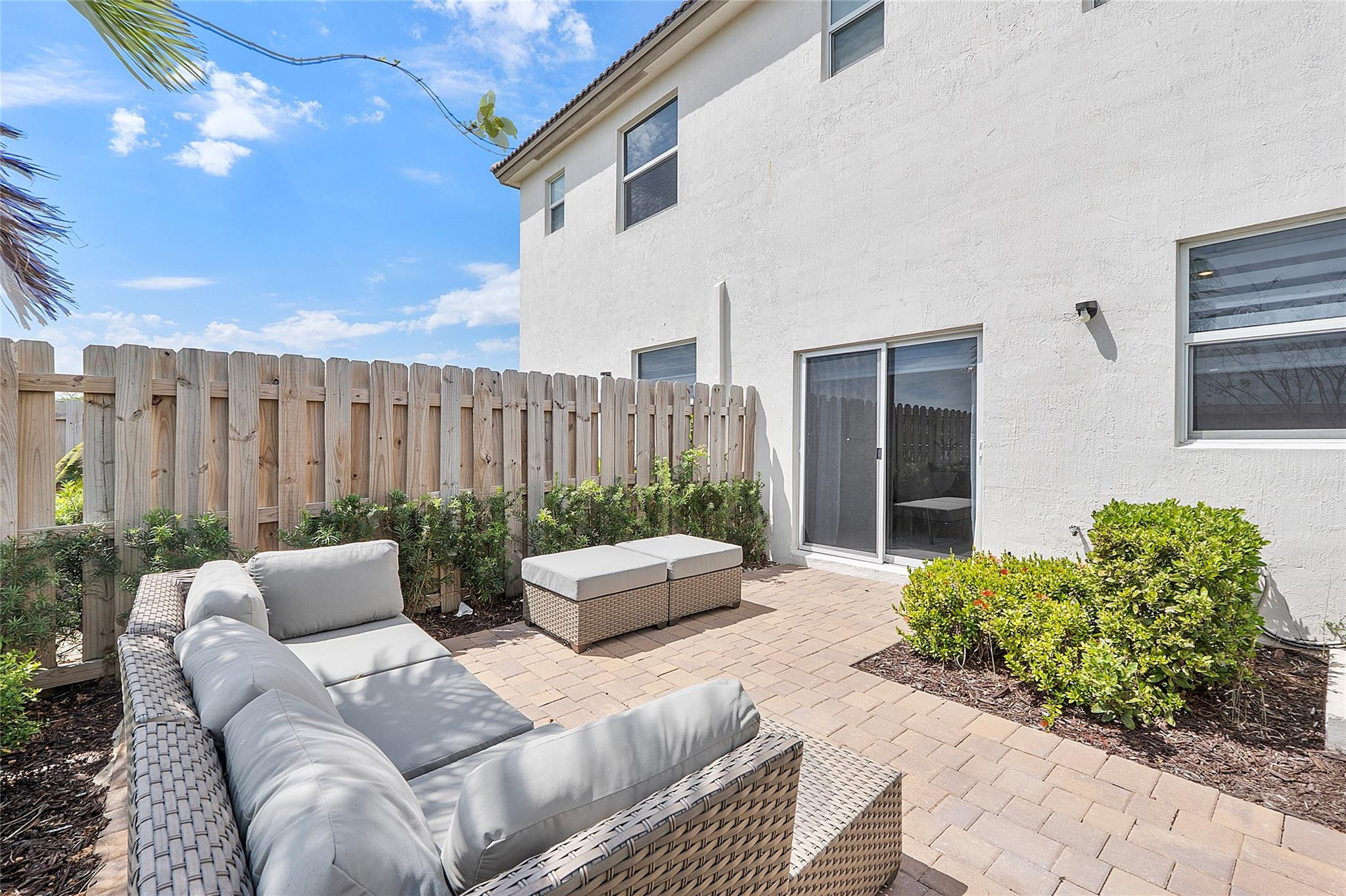 2360 NW 125th