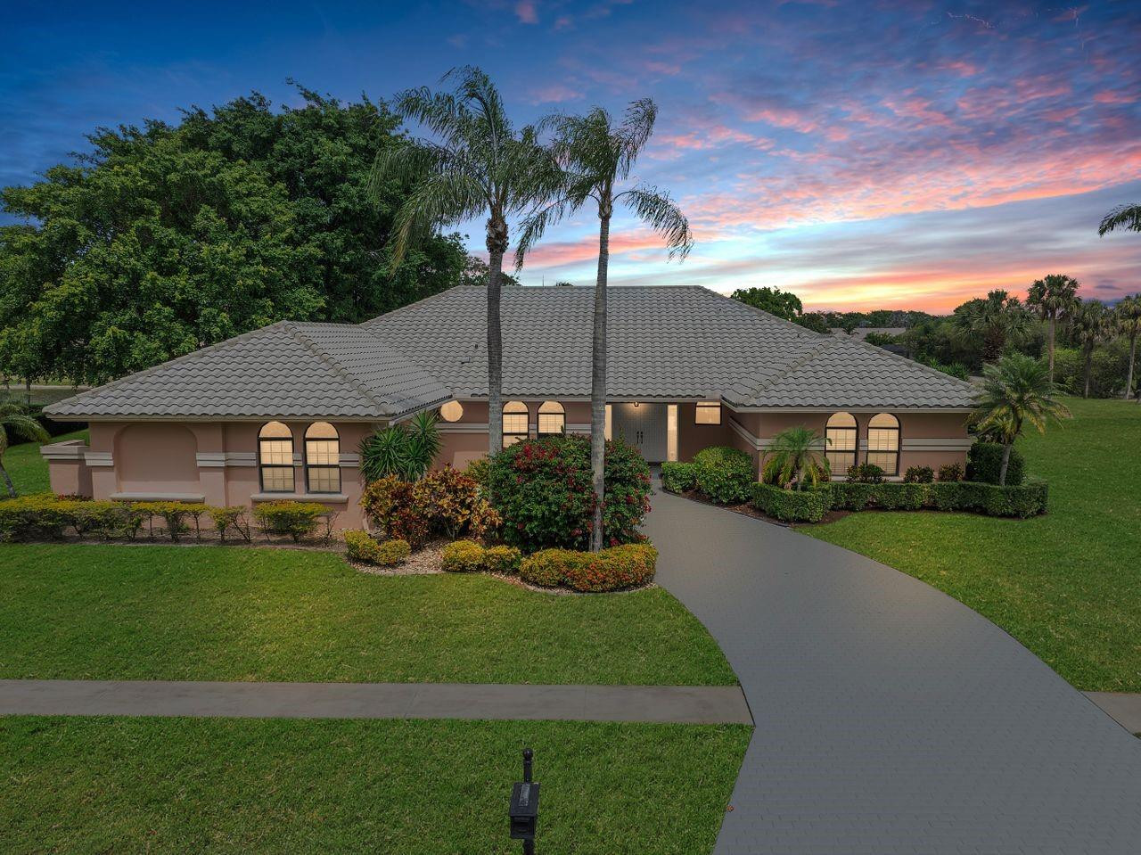 10290 Camelback Lane