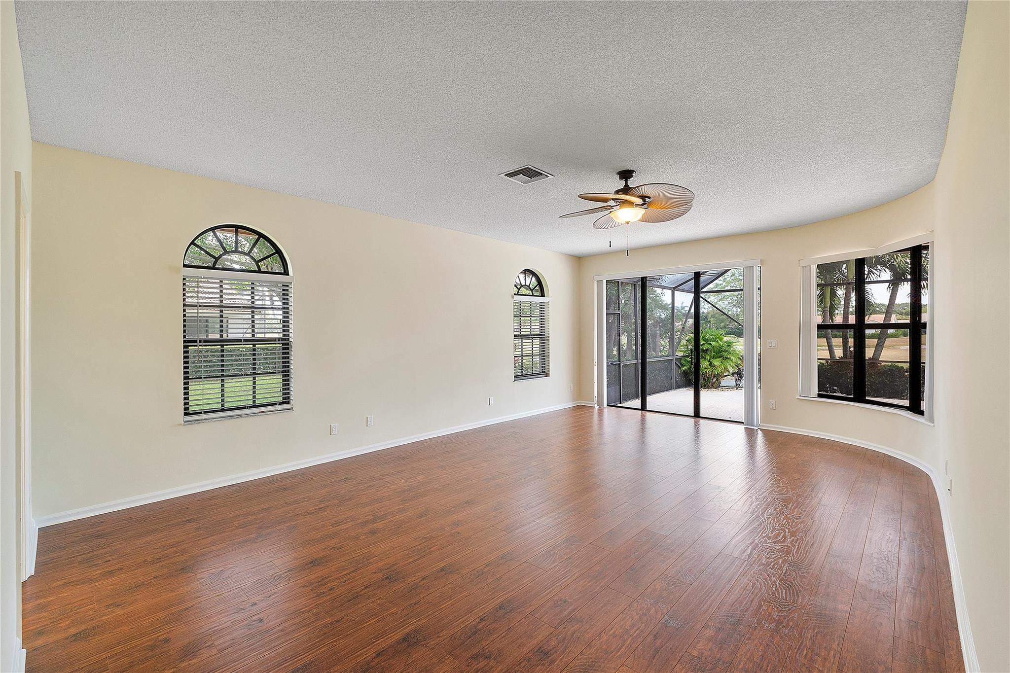 10290 Camelback Lane