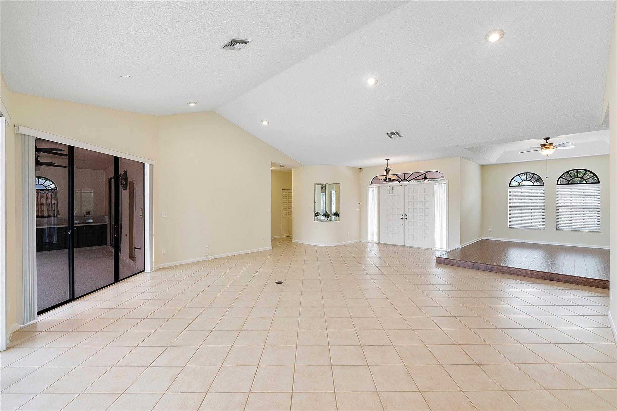 10290 Camelback Lane