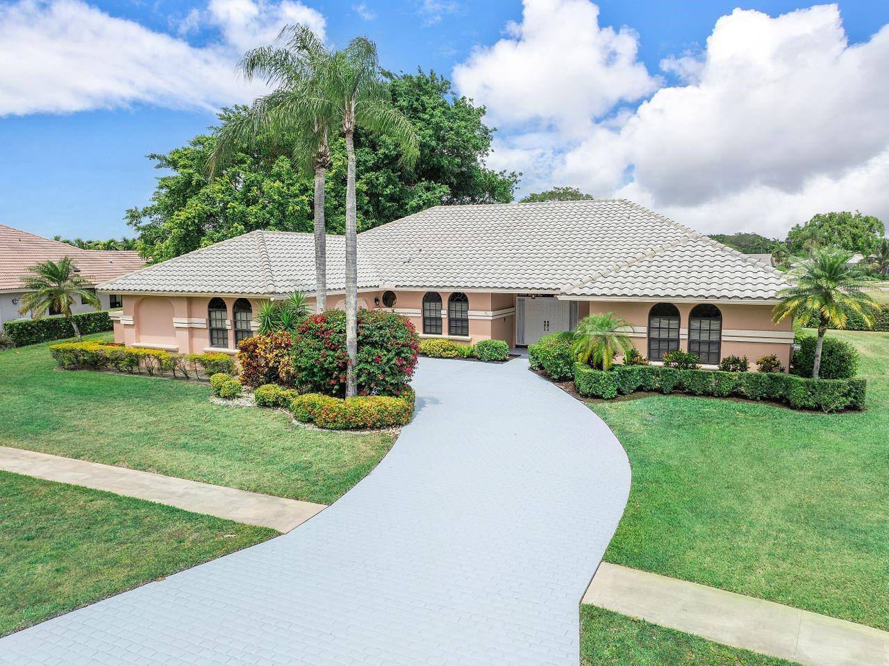10290 Camelback Lane