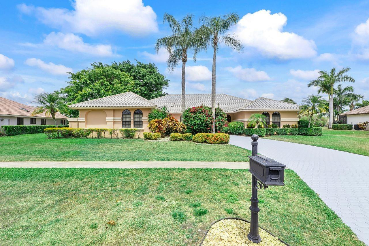10290 Camelback Lane