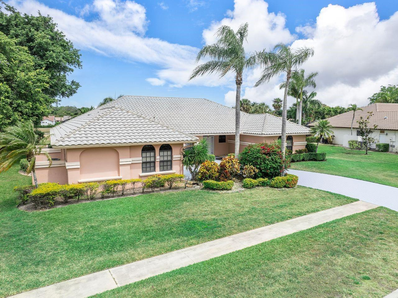 10290 Camelback Lane