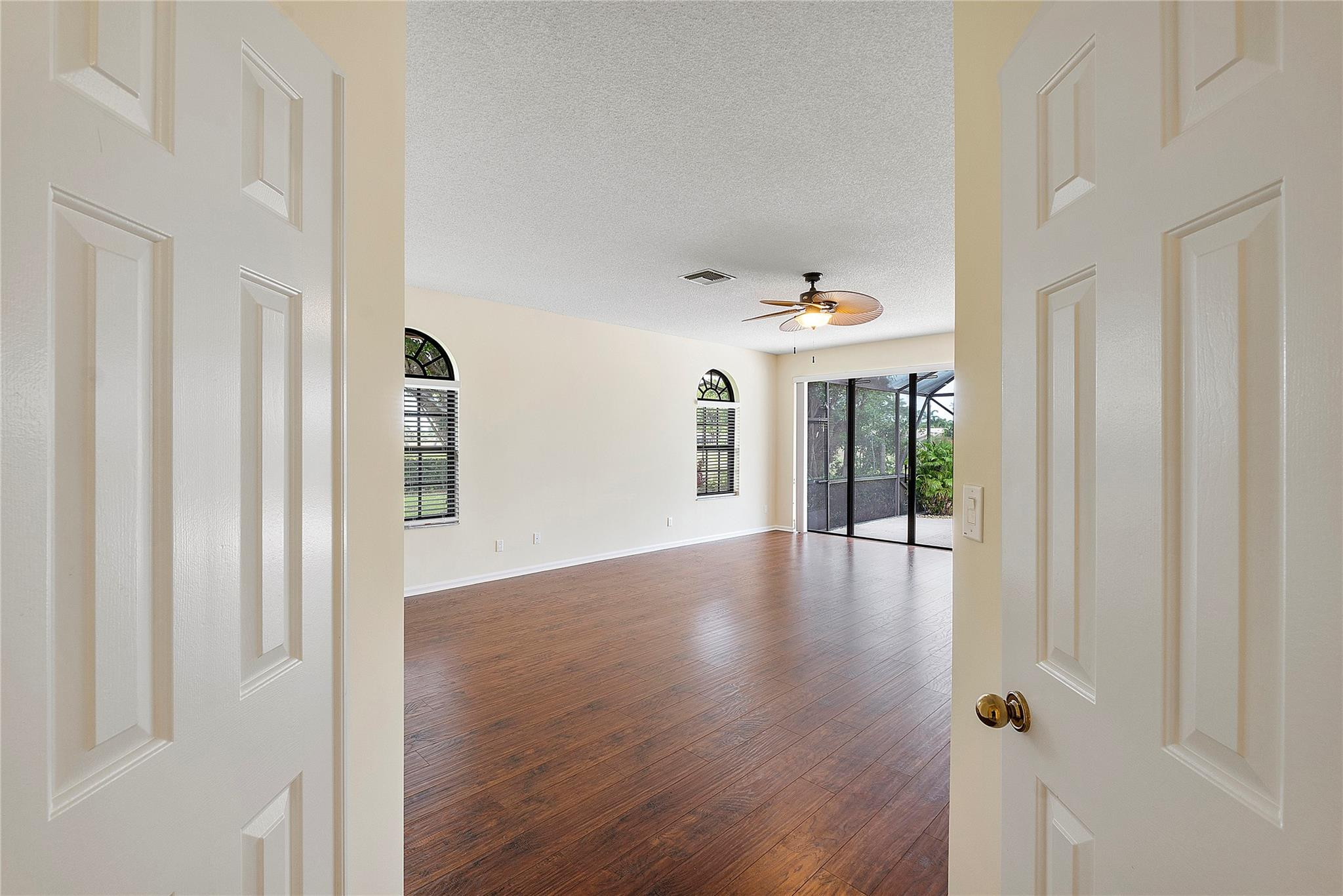 10290 Camelback Lane