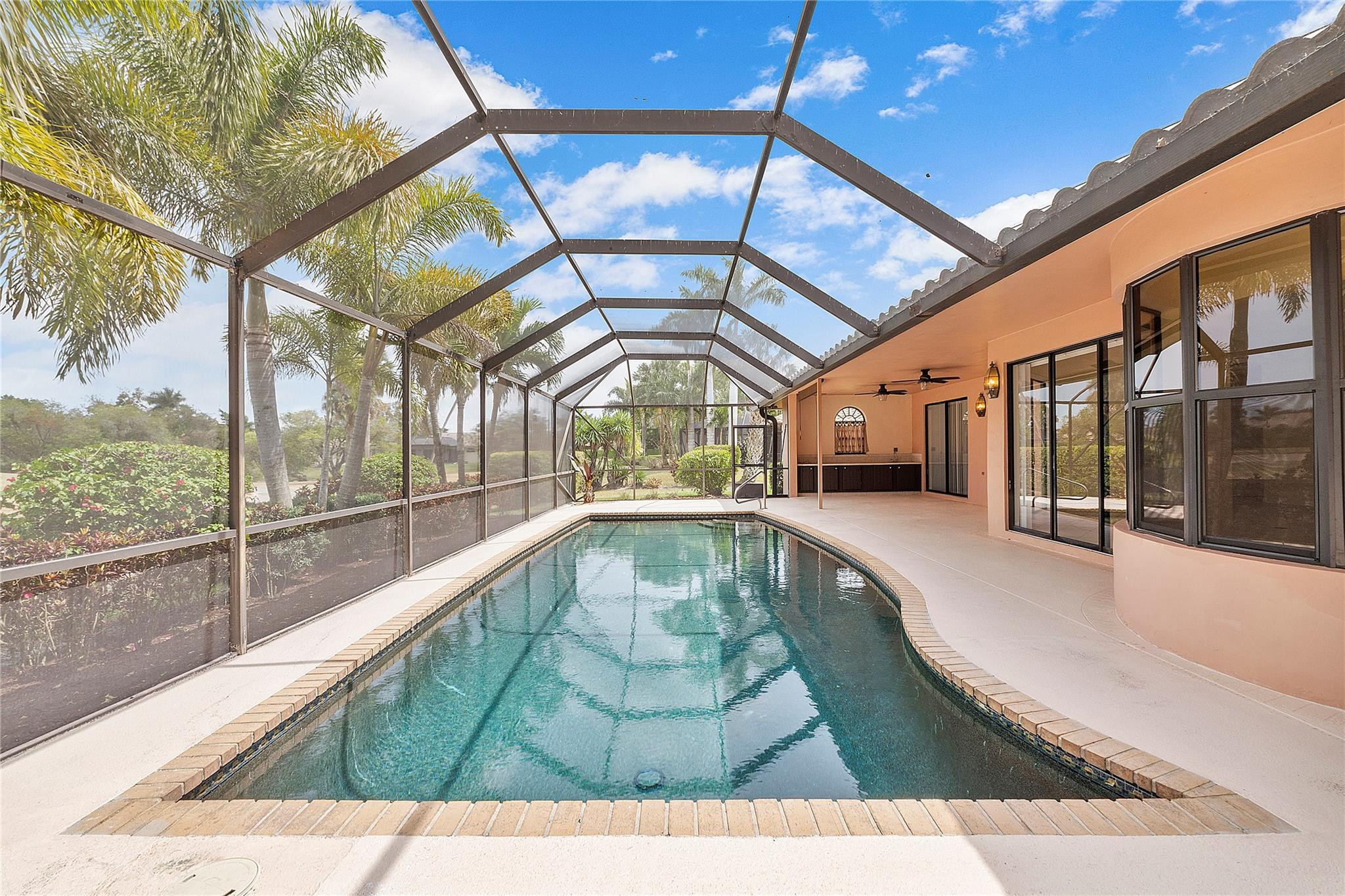 10290 Camelback Lane