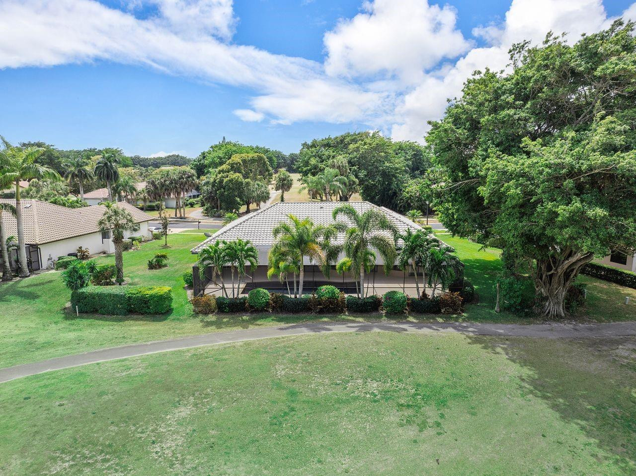 10290 Camelback Lane