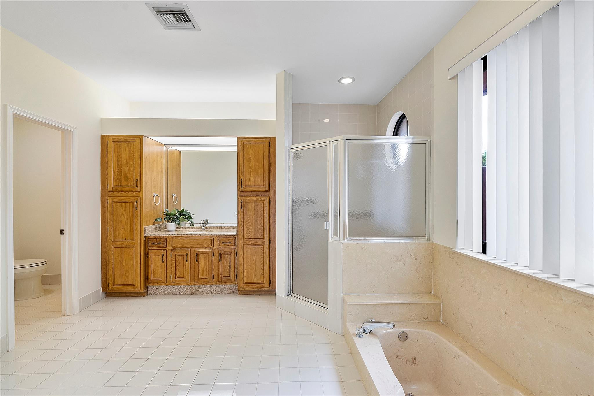 10290 Camelback Lane