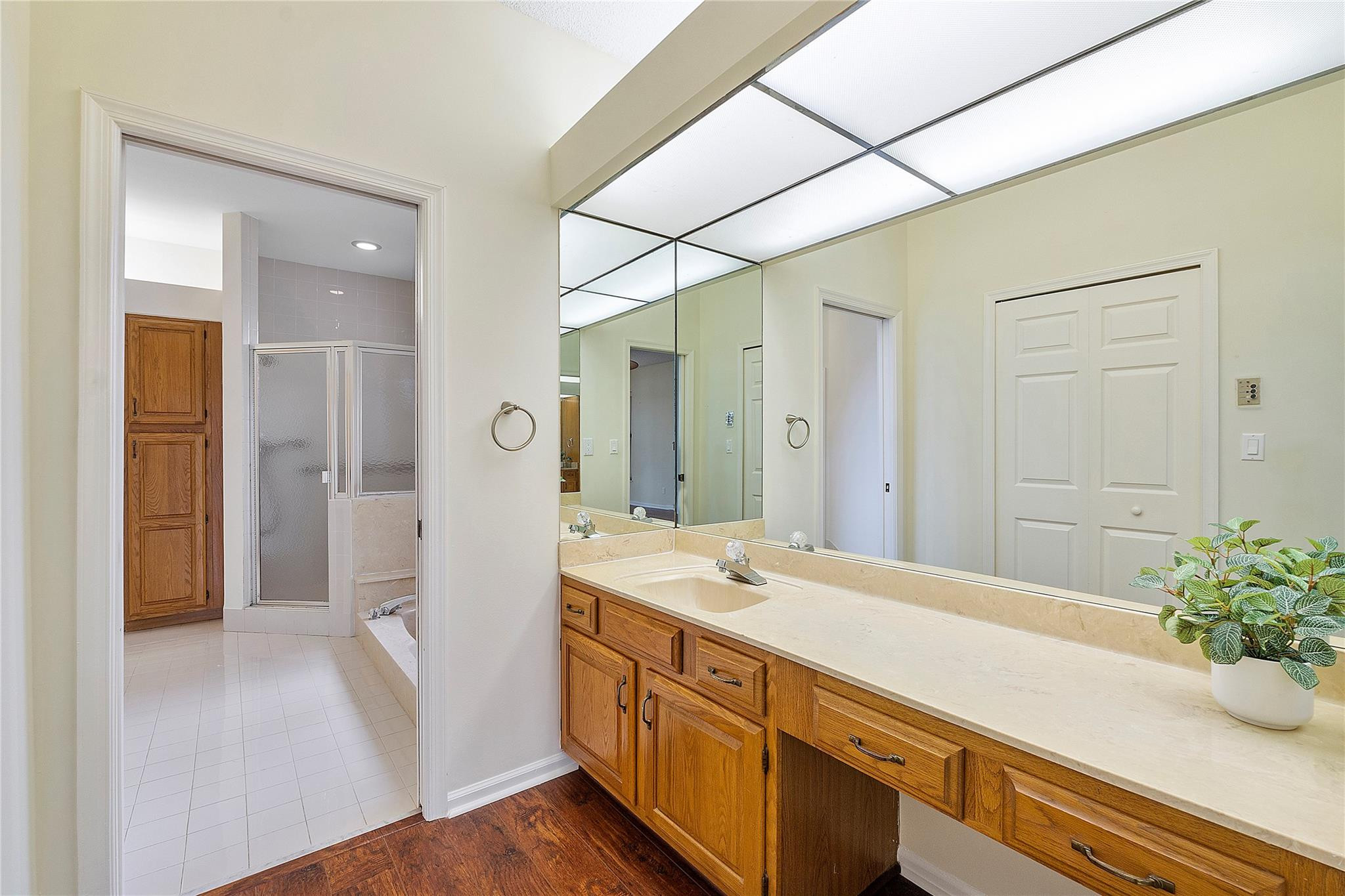 10290 Camelback Lane