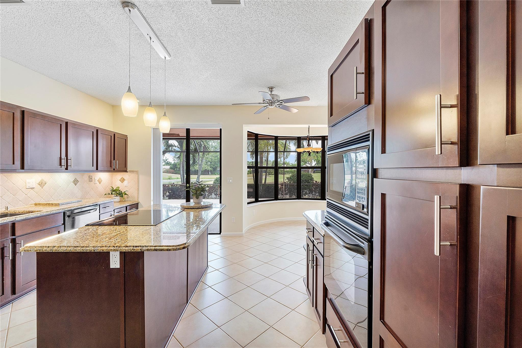 10290 Camelback Lane