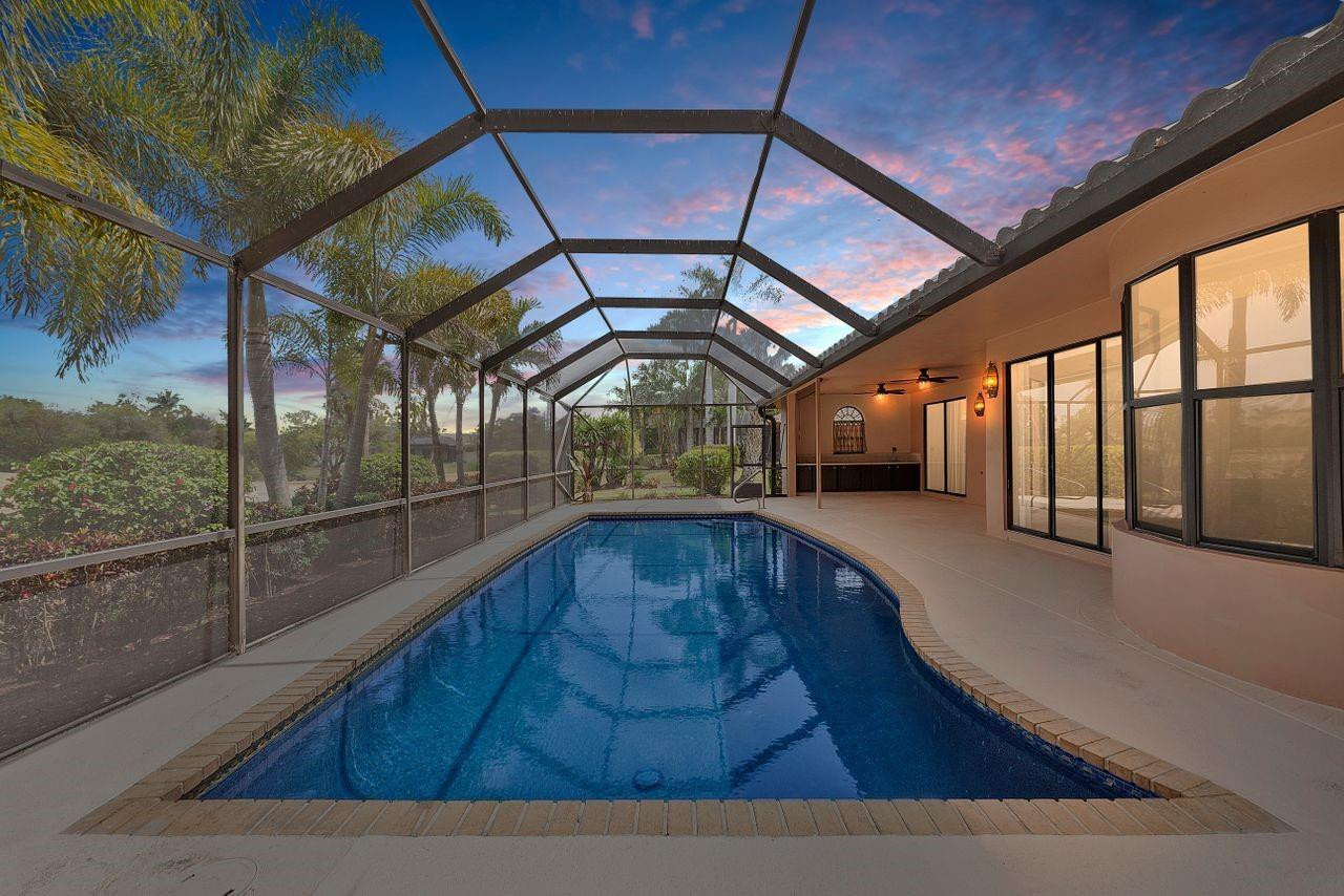 10290 Camelback Lane