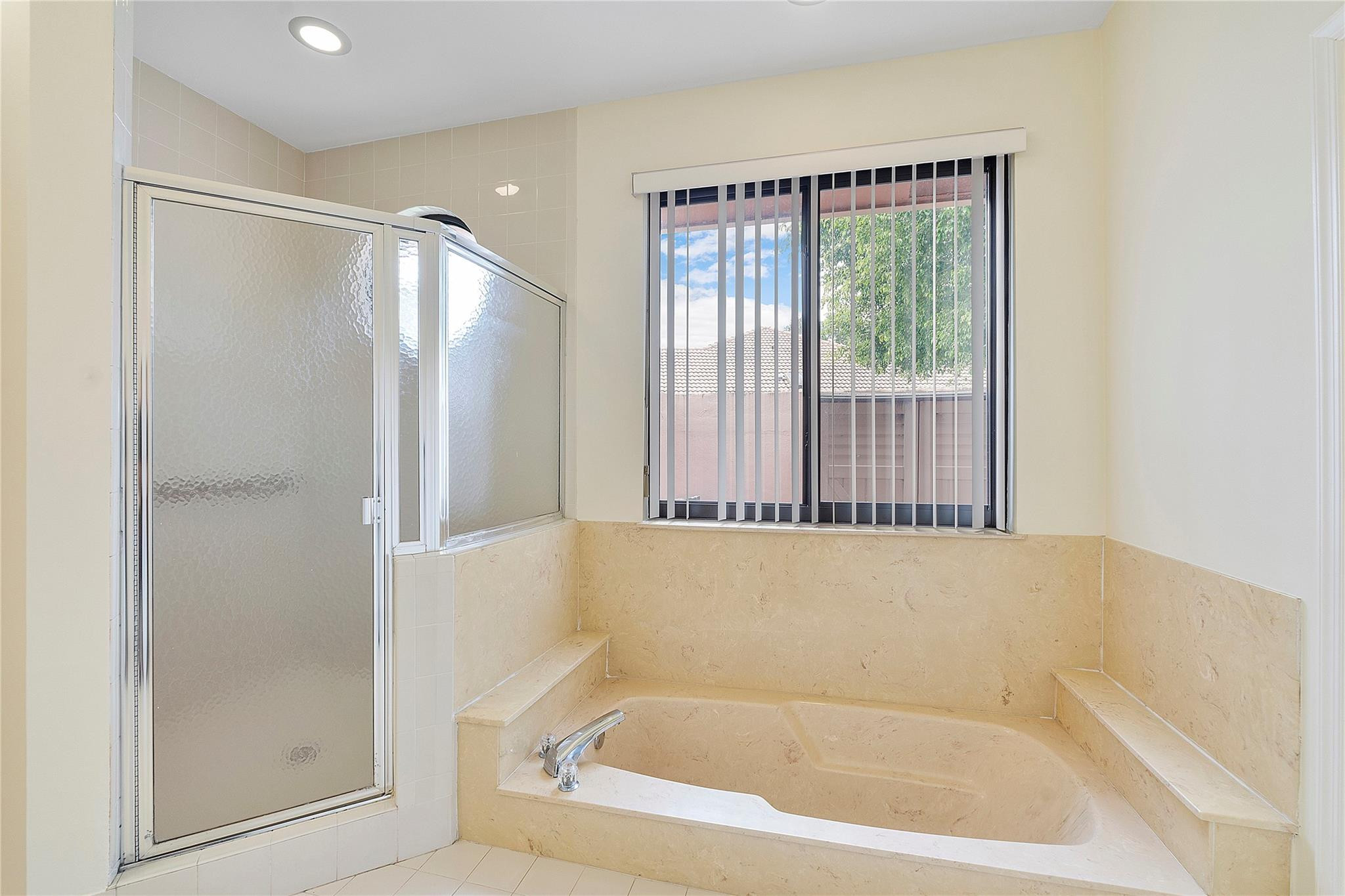 10290 Camelback Lane
