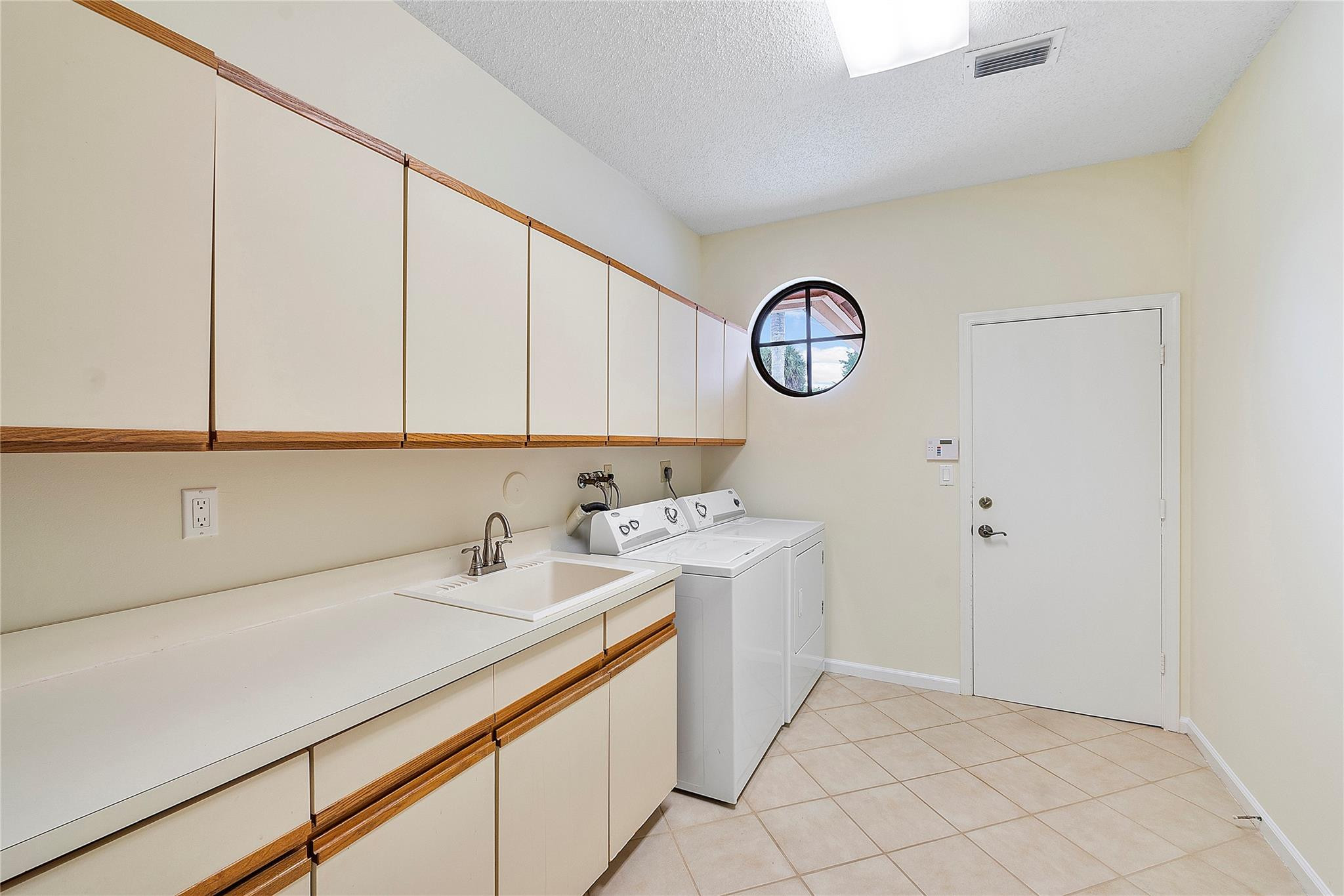 10290 Camelback Lane