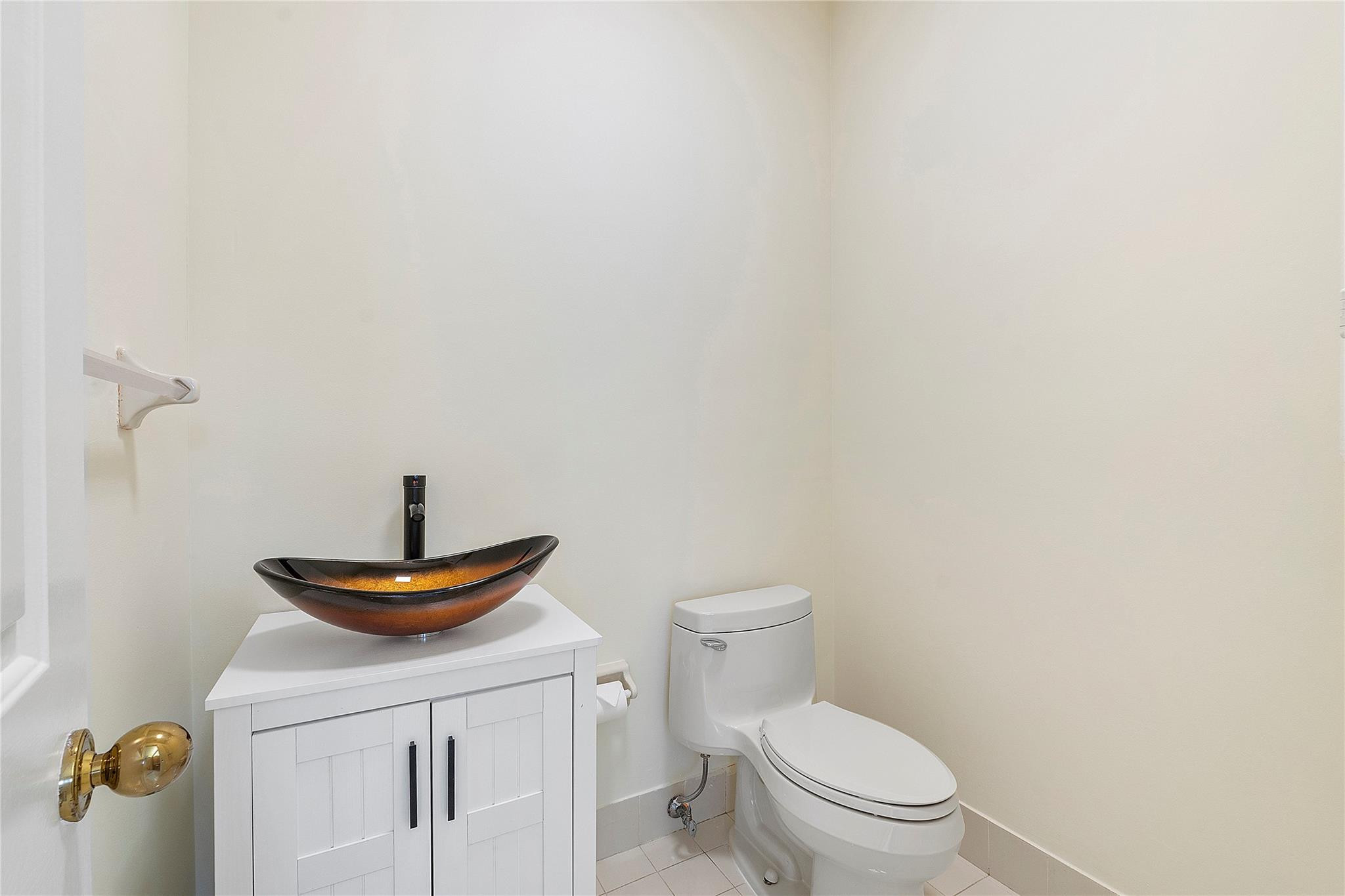 10290 Camelback Lane