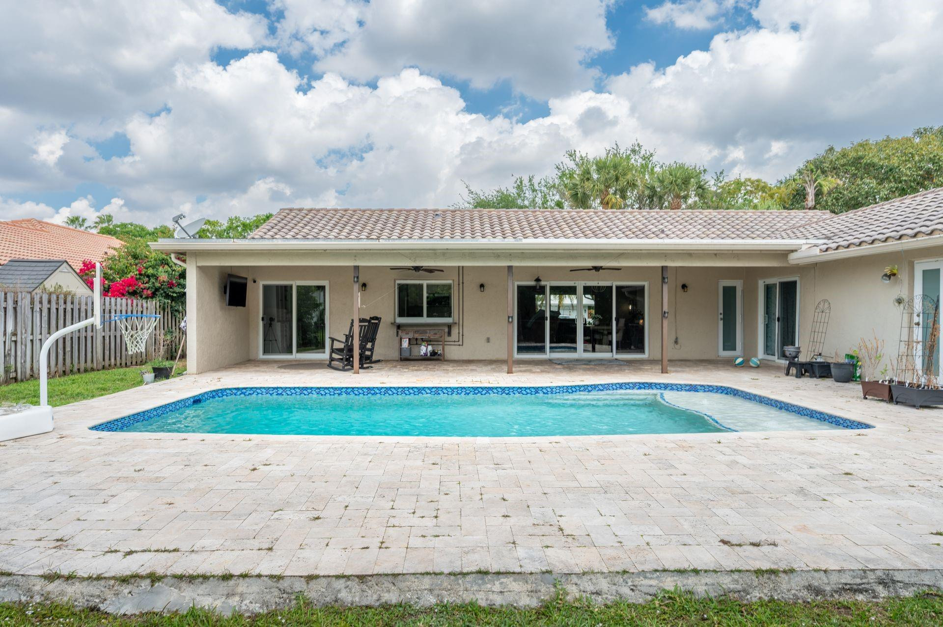 9760 NW 10th Street