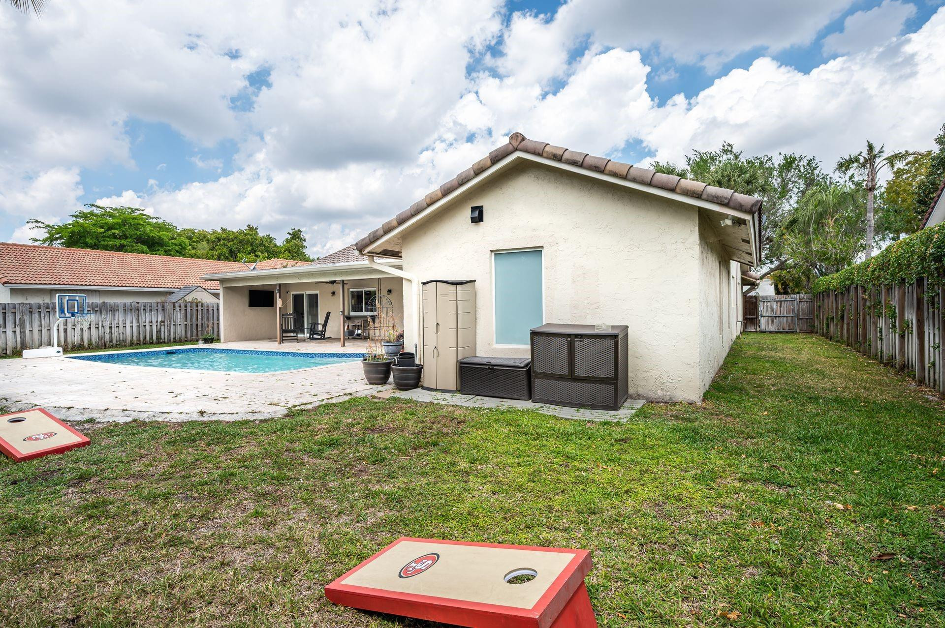 9760 NW 10th Street