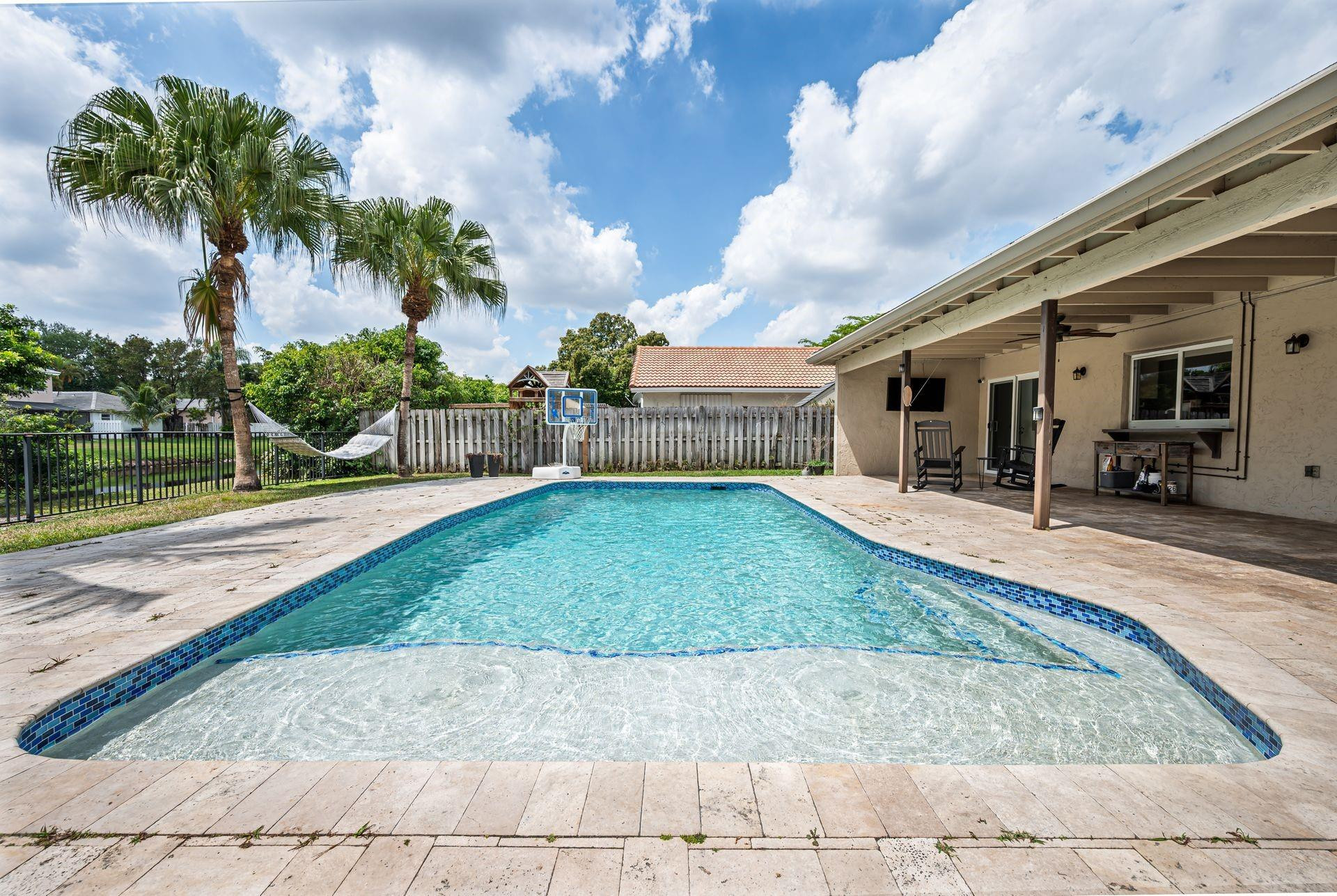9760 NW 10th Street