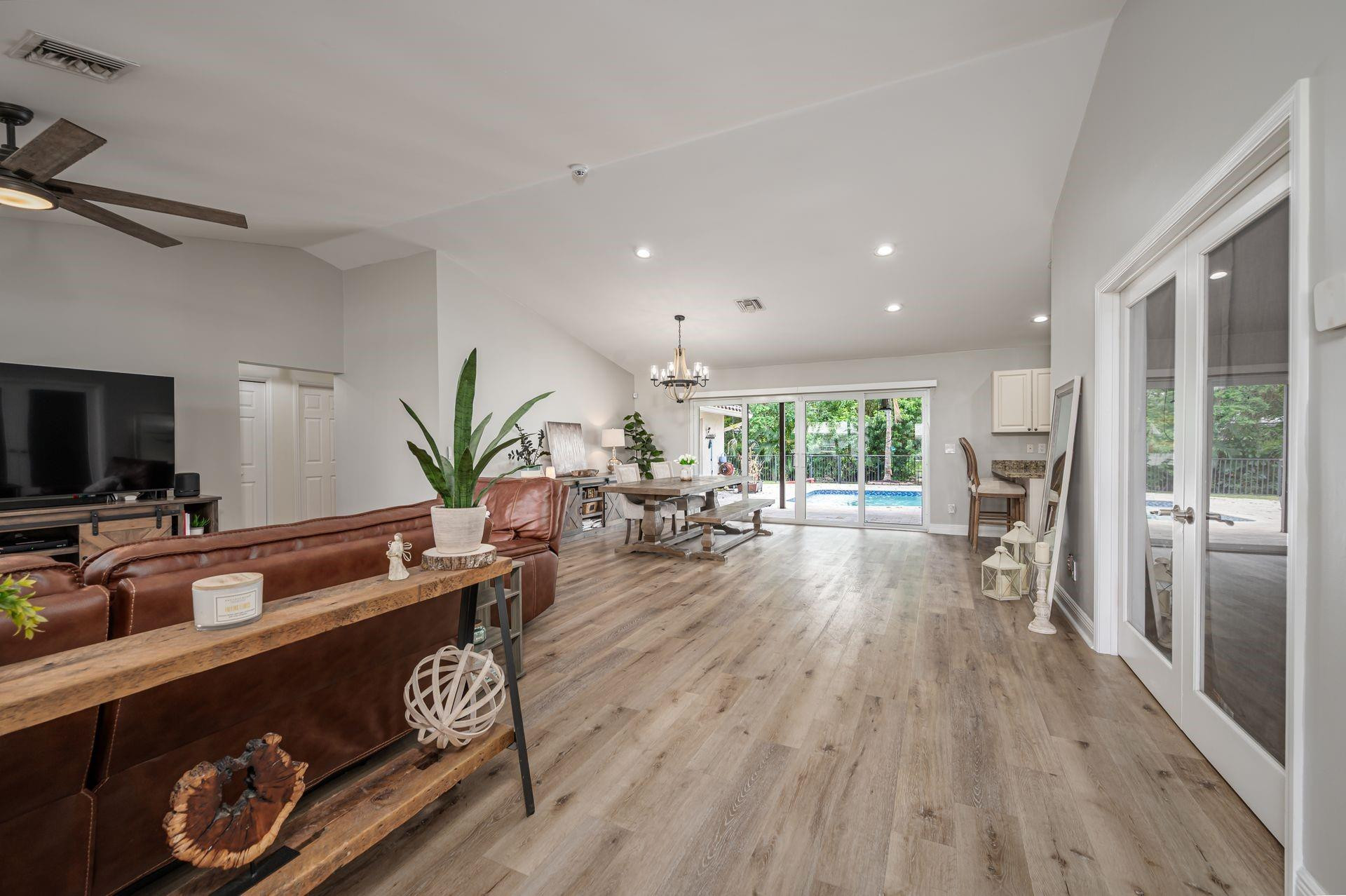 9760 NW 10th Street
