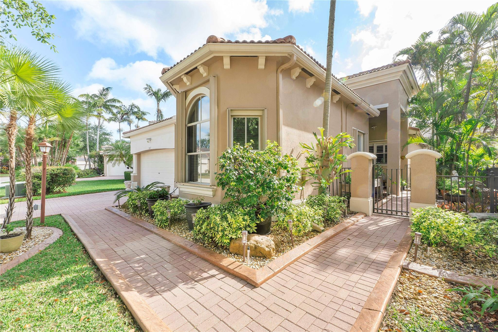 5817 NW 120th Avenue