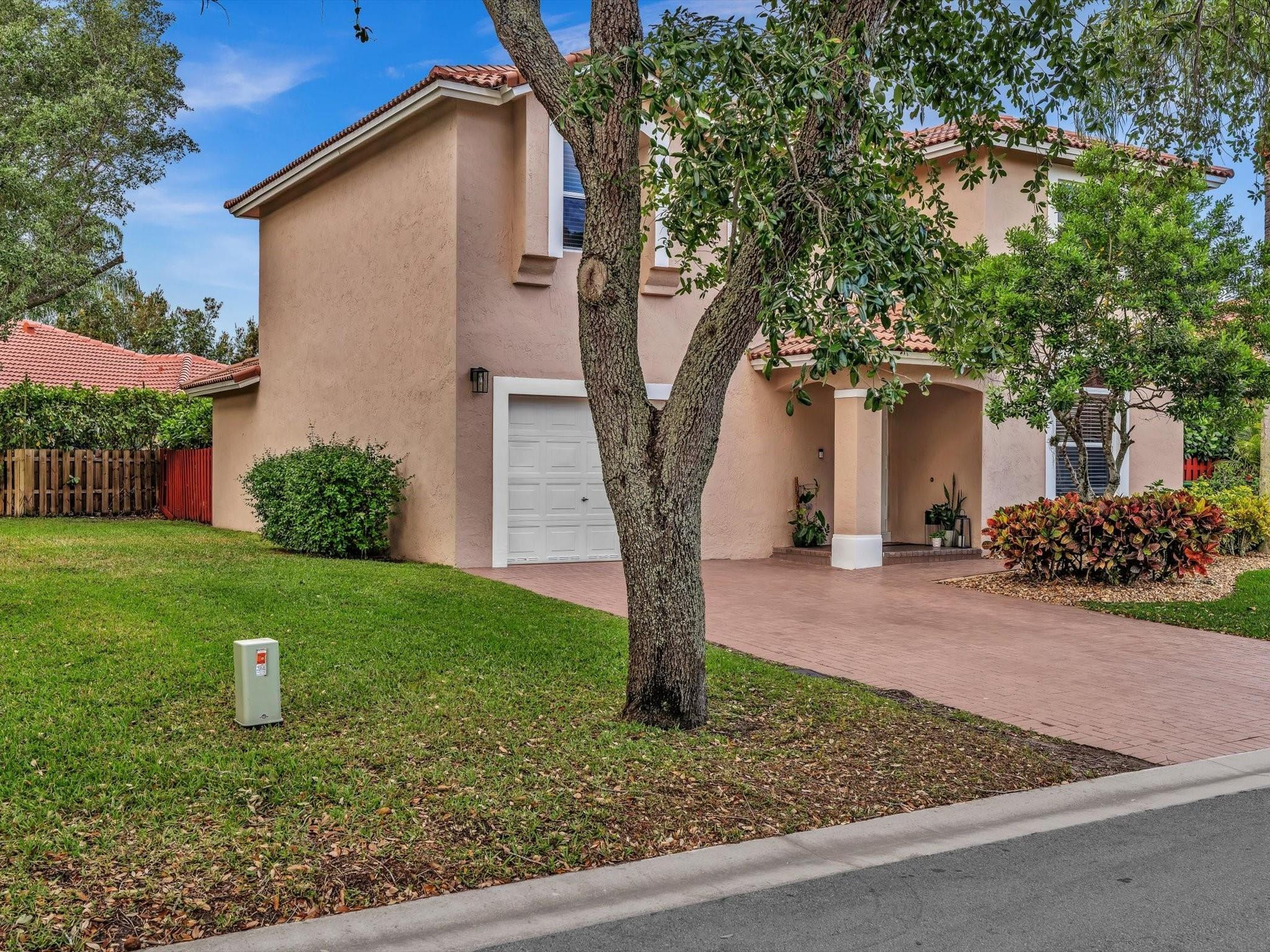 4004 NW 61st Terrace
