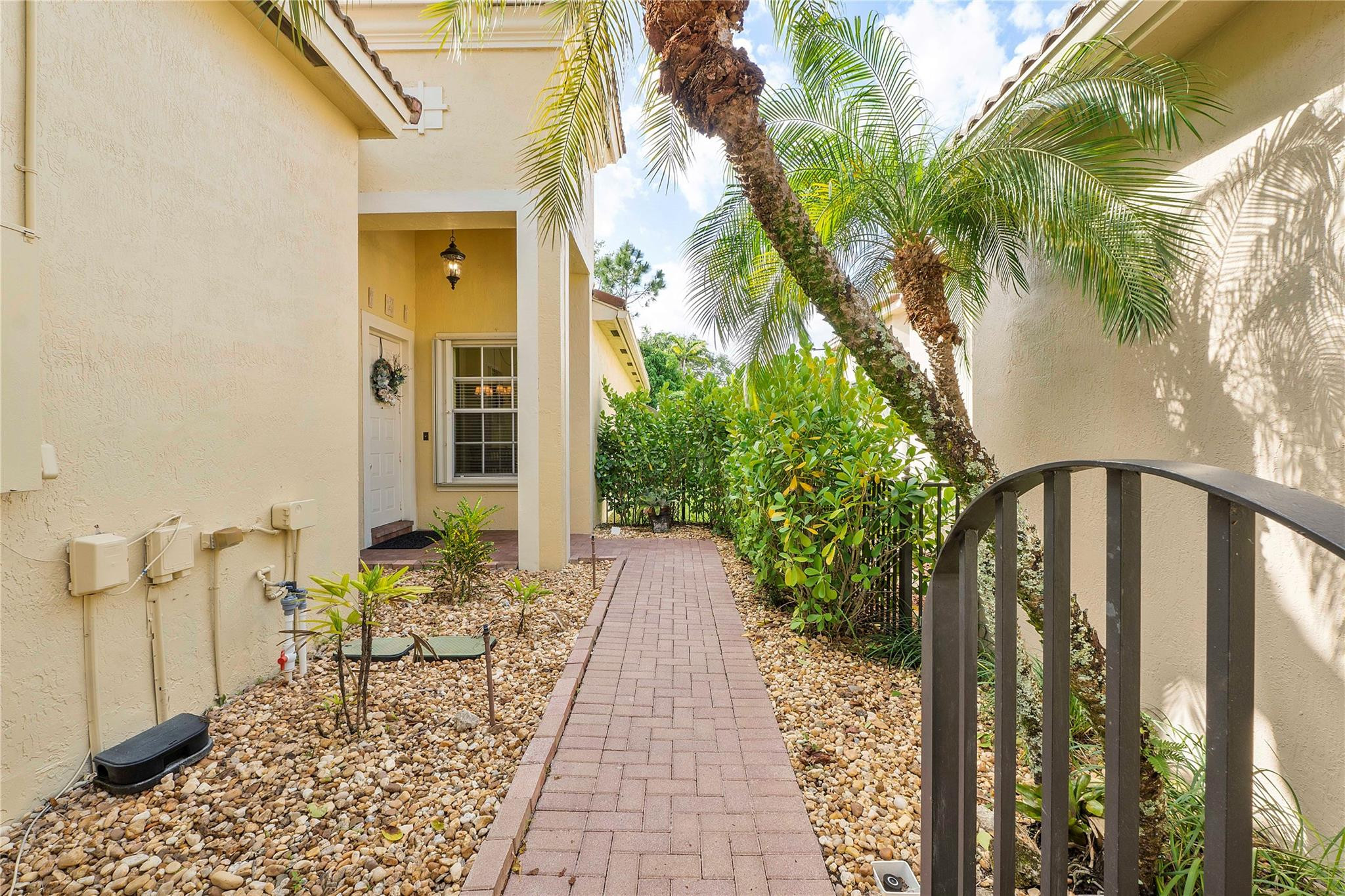 5873 NW 120th Avenue