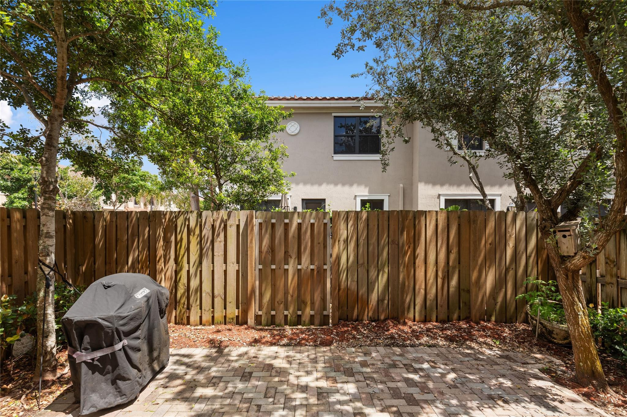 8448 Lakeview Trail