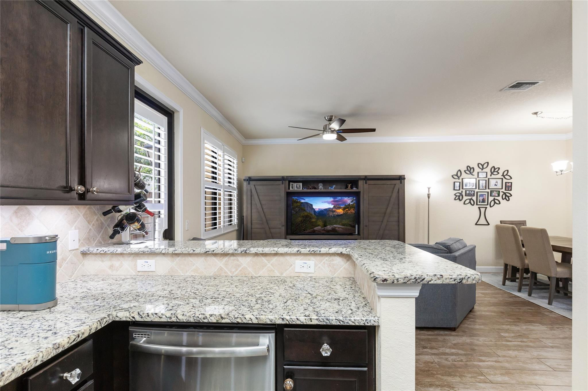 8448 Lakeview Trail