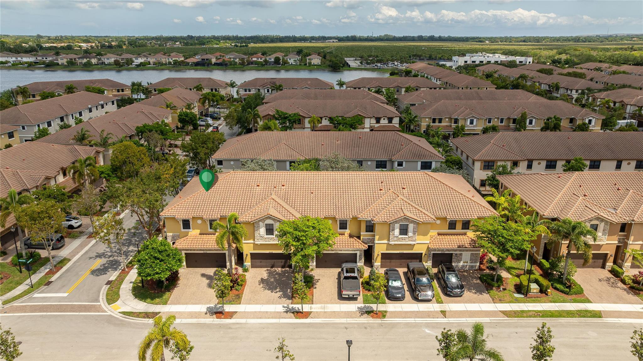 8448 Lakeview Trail