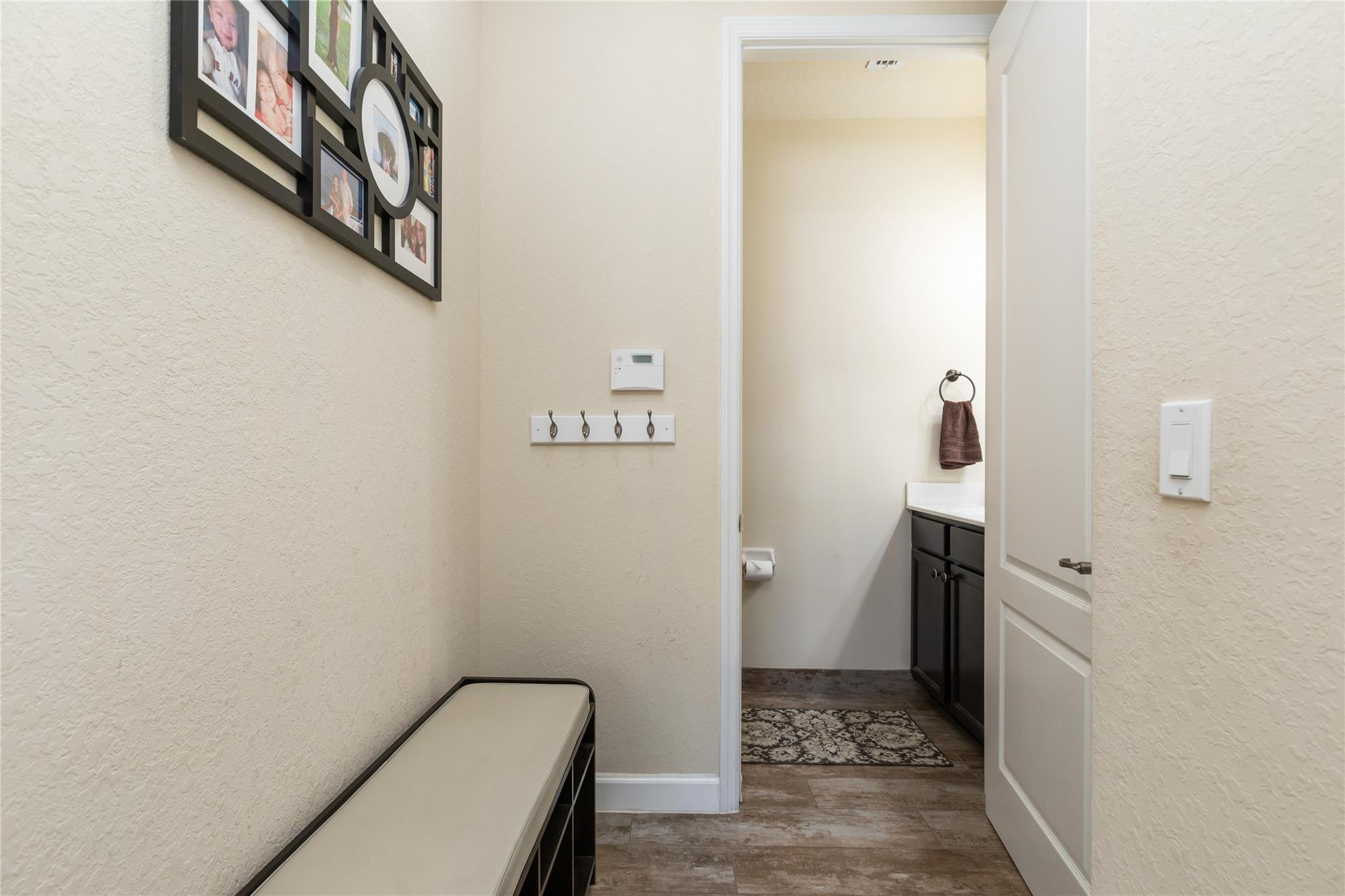 8448 Lakeview Trail