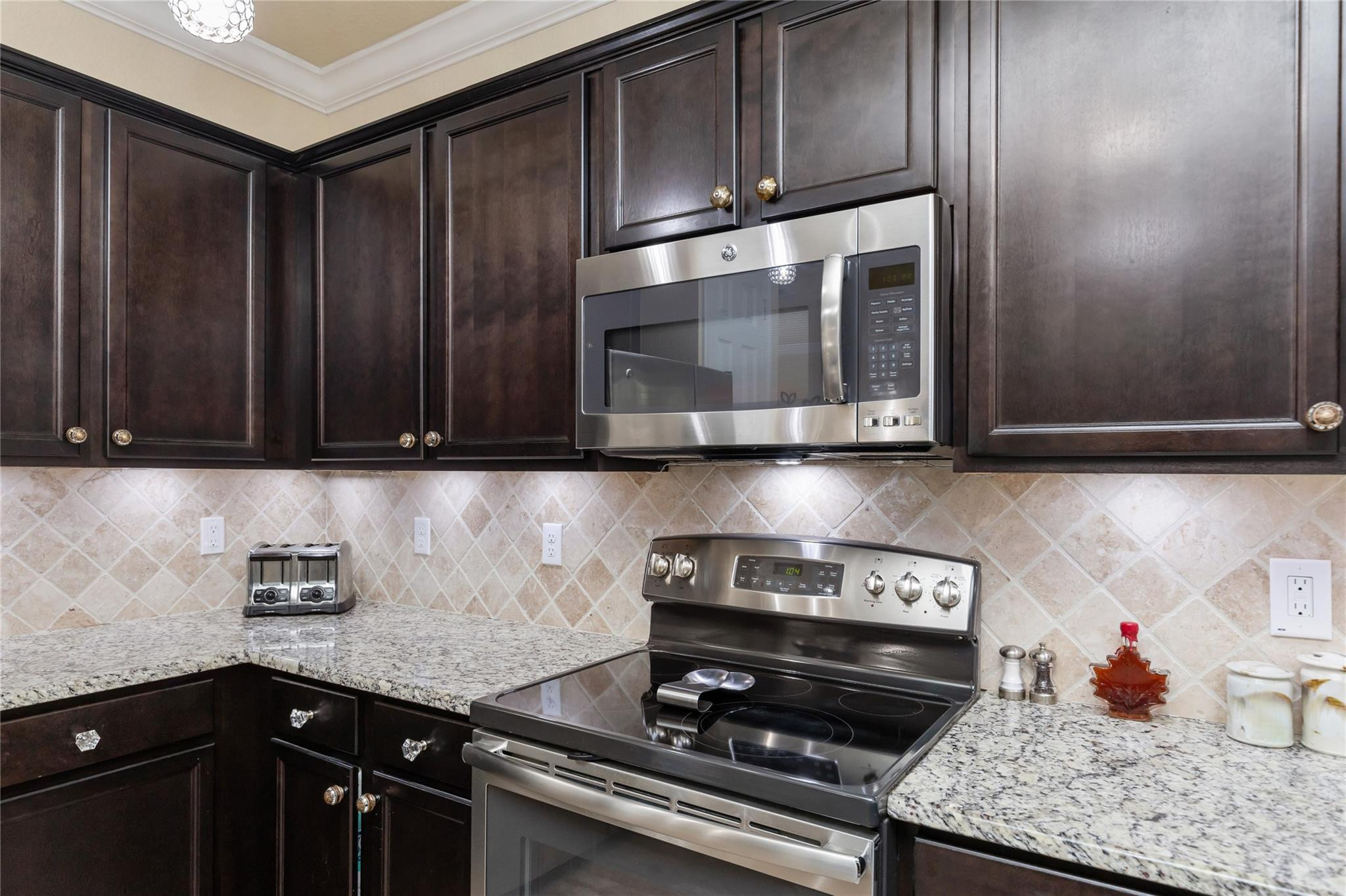 8448 Lakeview Trail