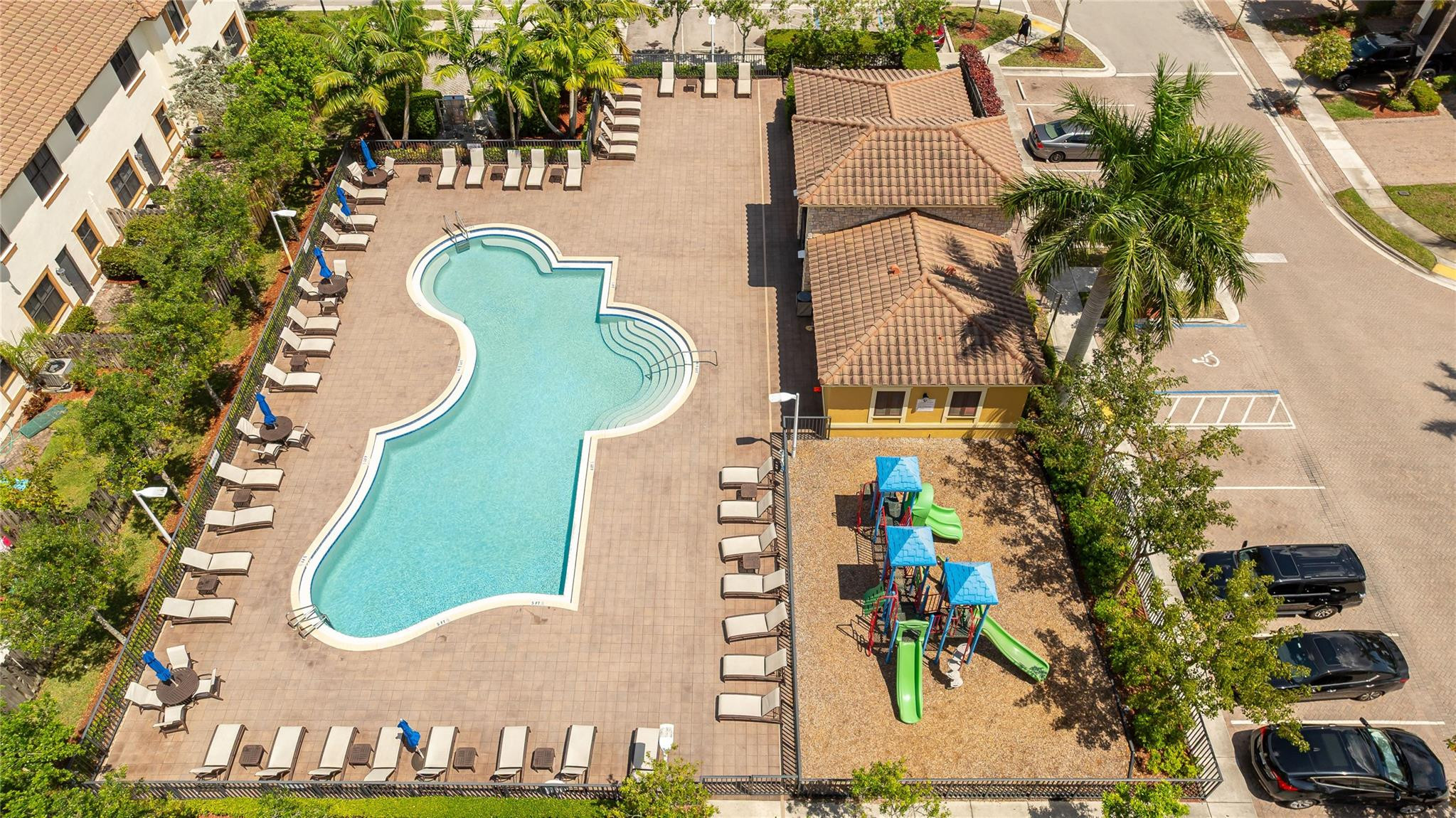 8448 Lakeview Trail