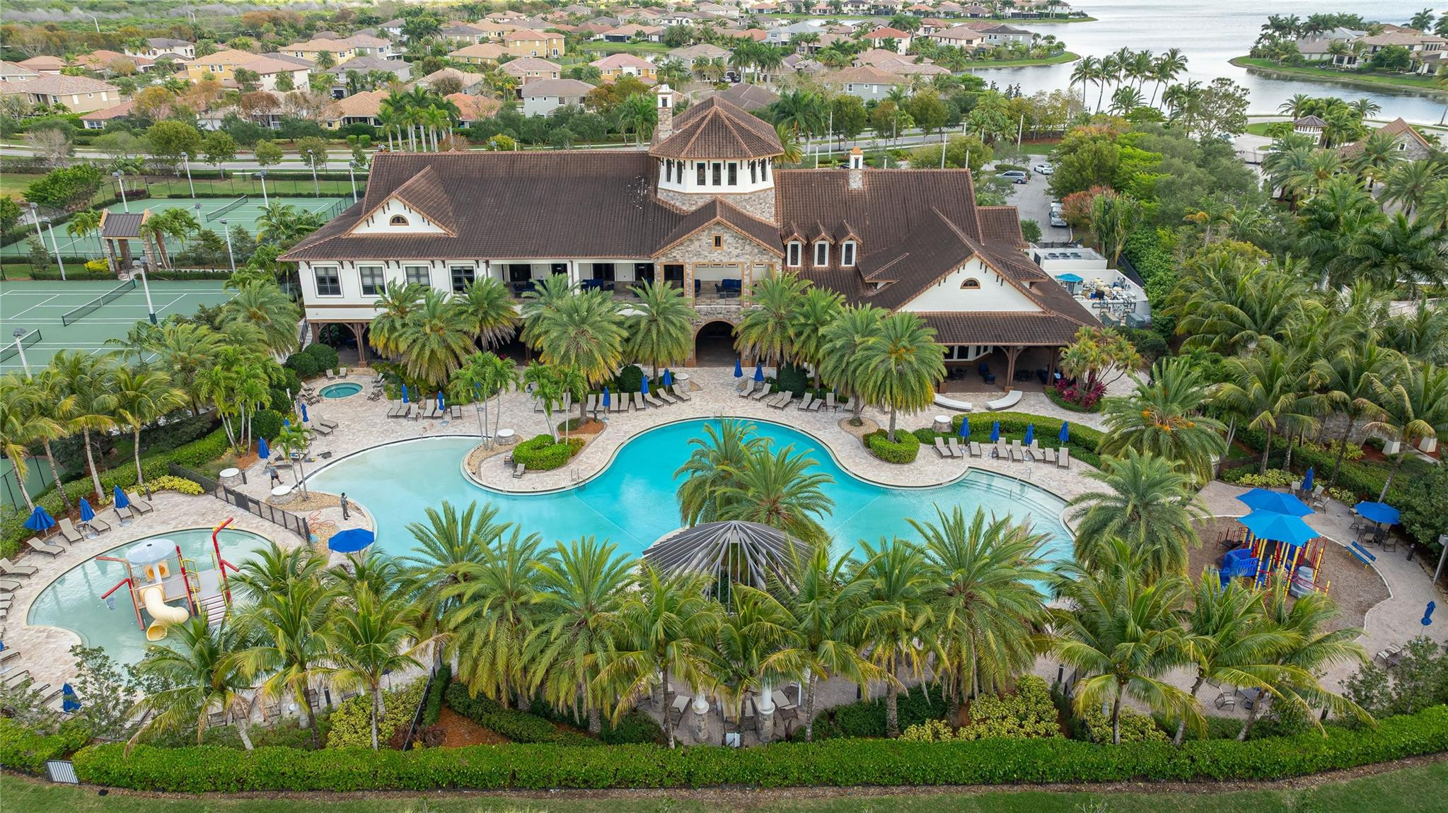 8448 Lakeview Trail