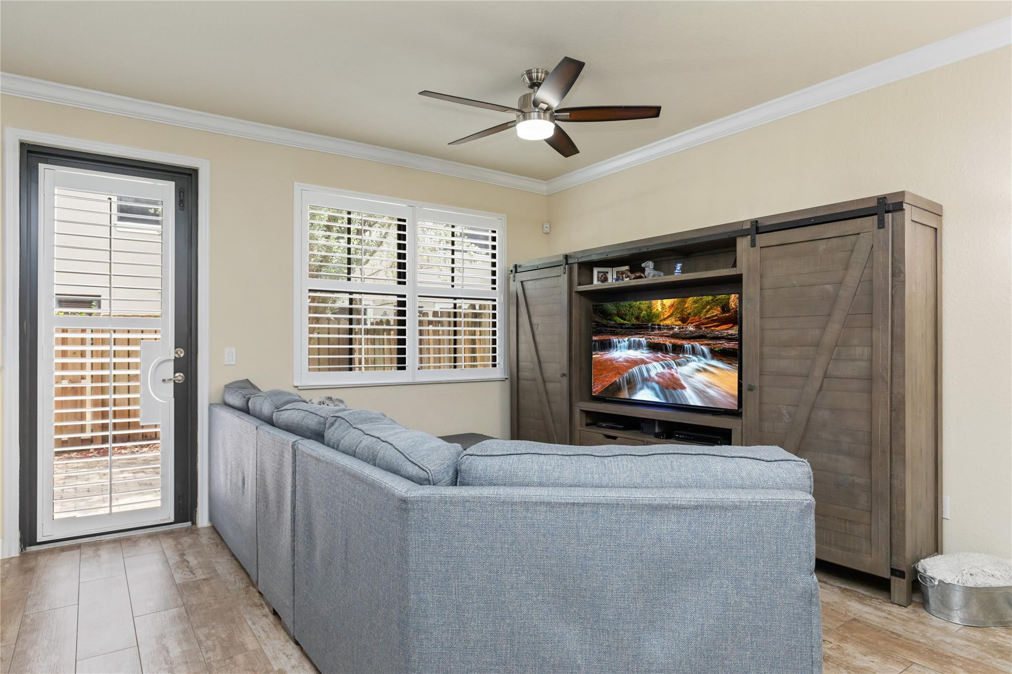 8448 Lakeview Trail