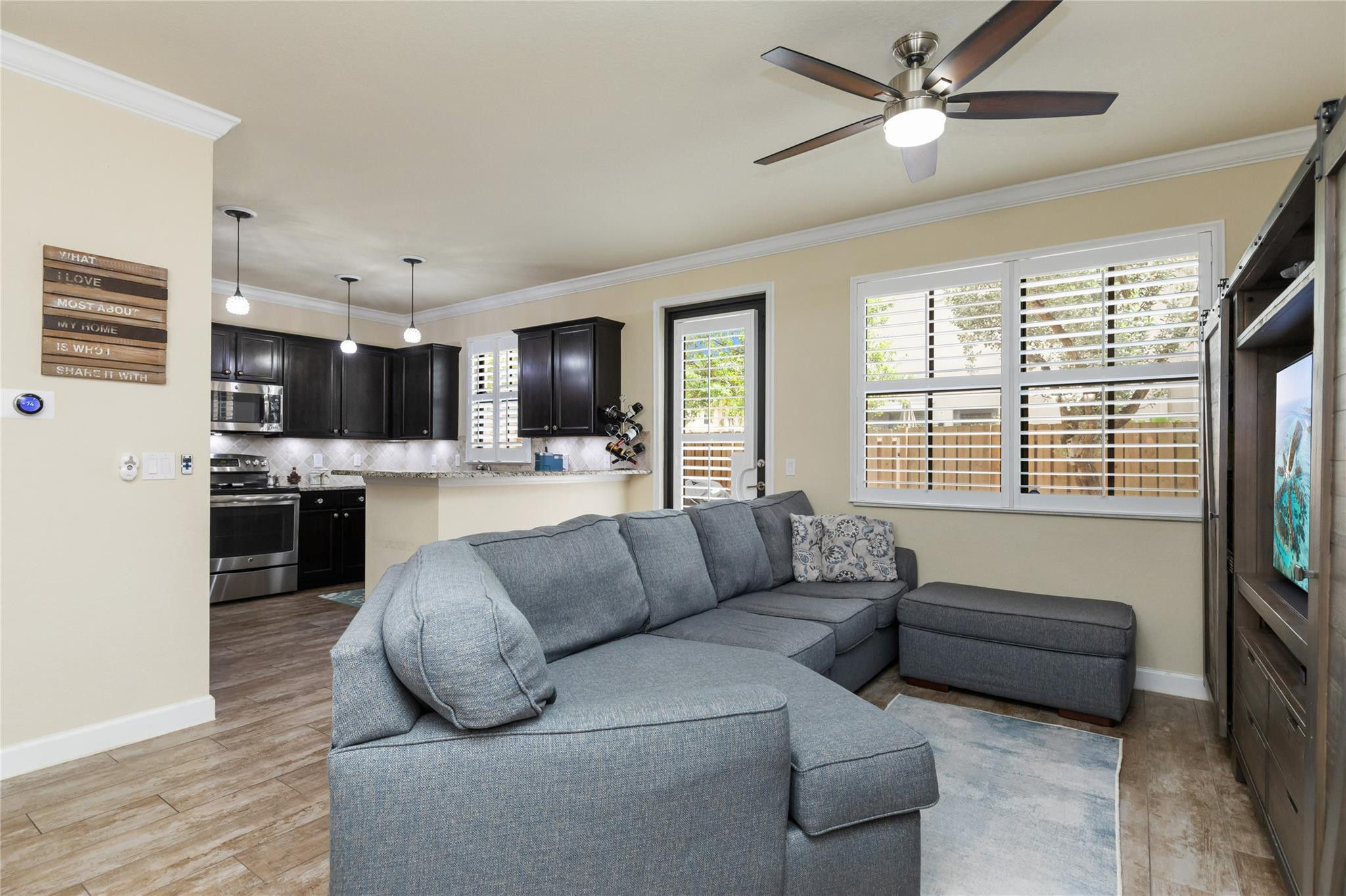 8448 Lakeview Trail