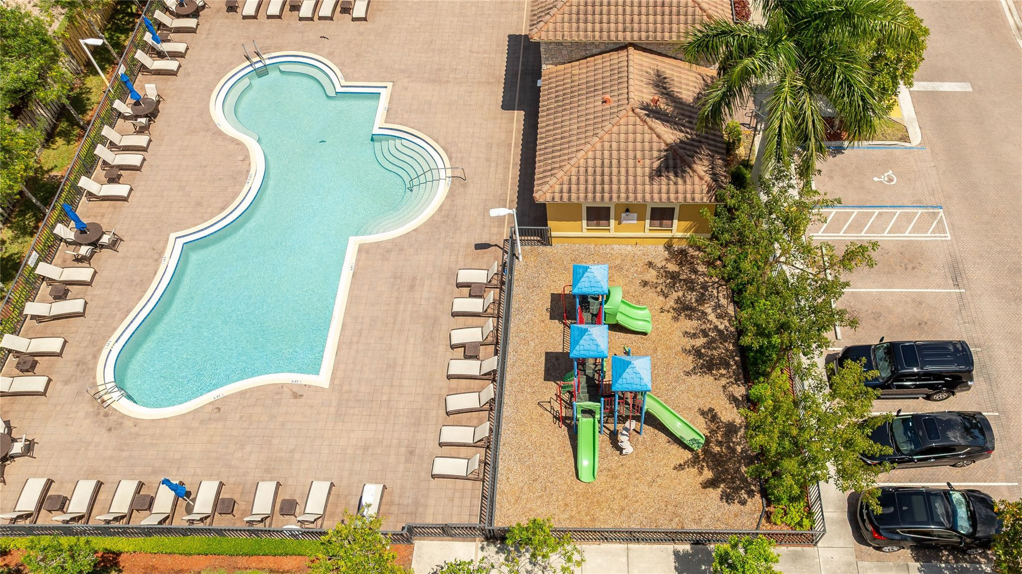 8448 Lakeview Trail