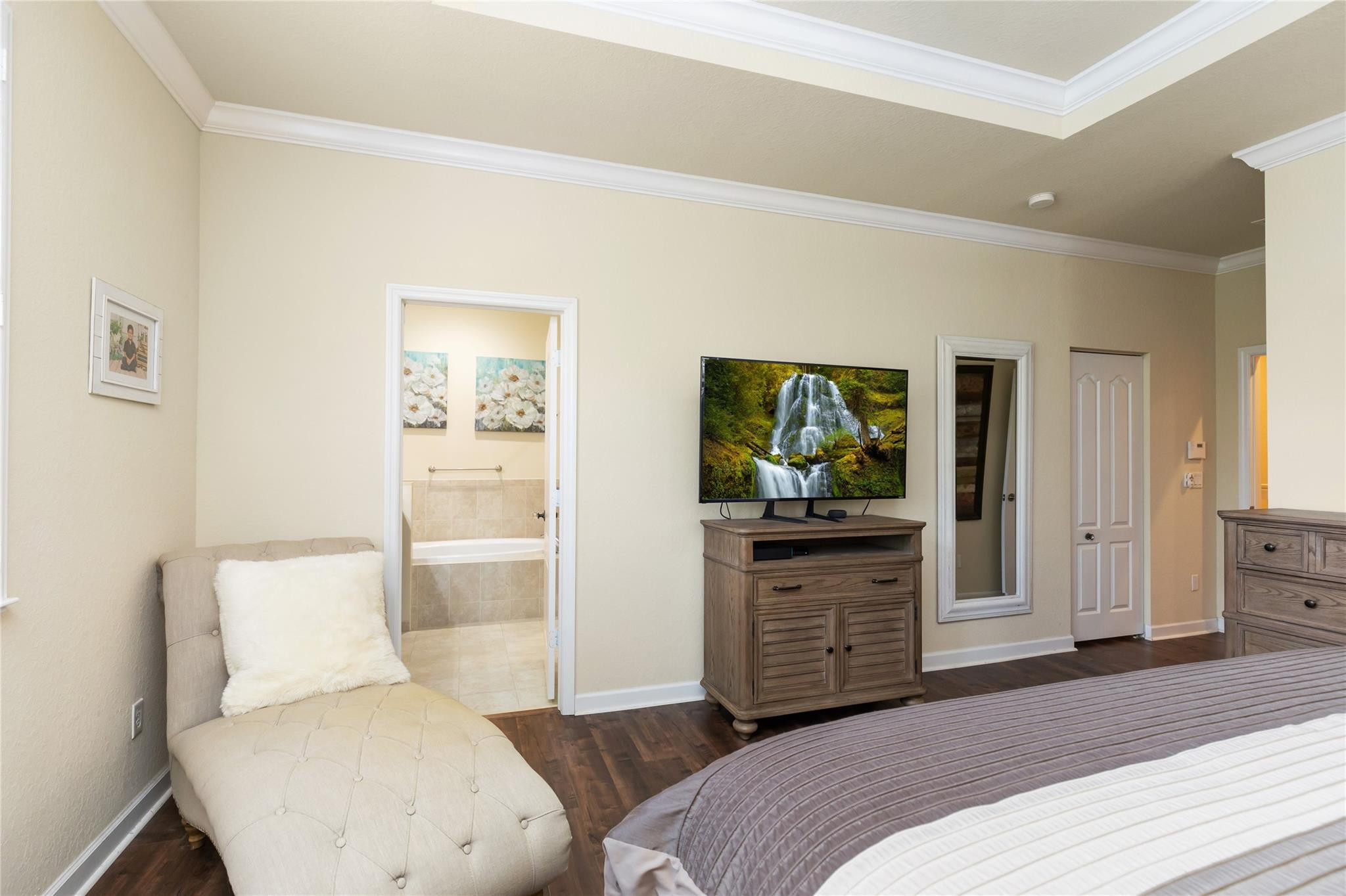 8448 Lakeview Trail