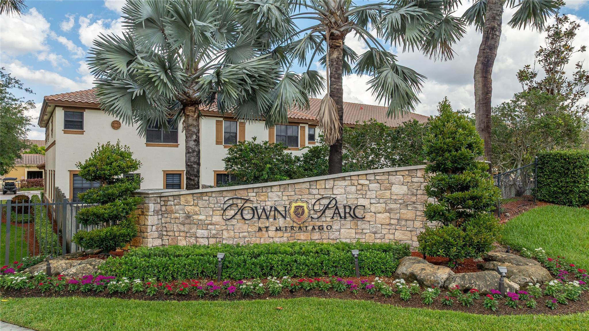 8448 Lakeview Trail