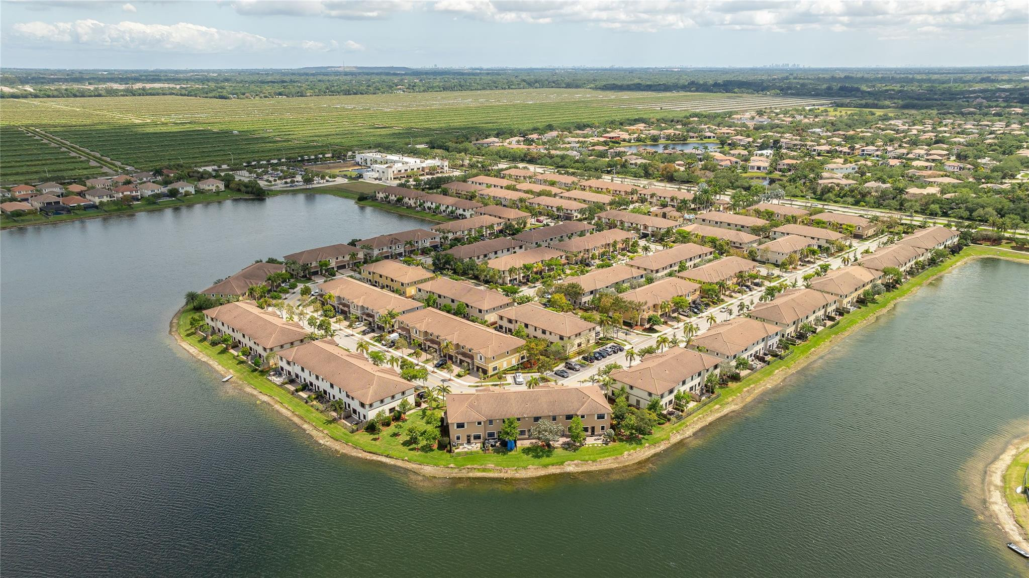 8448 Lakeview Trail