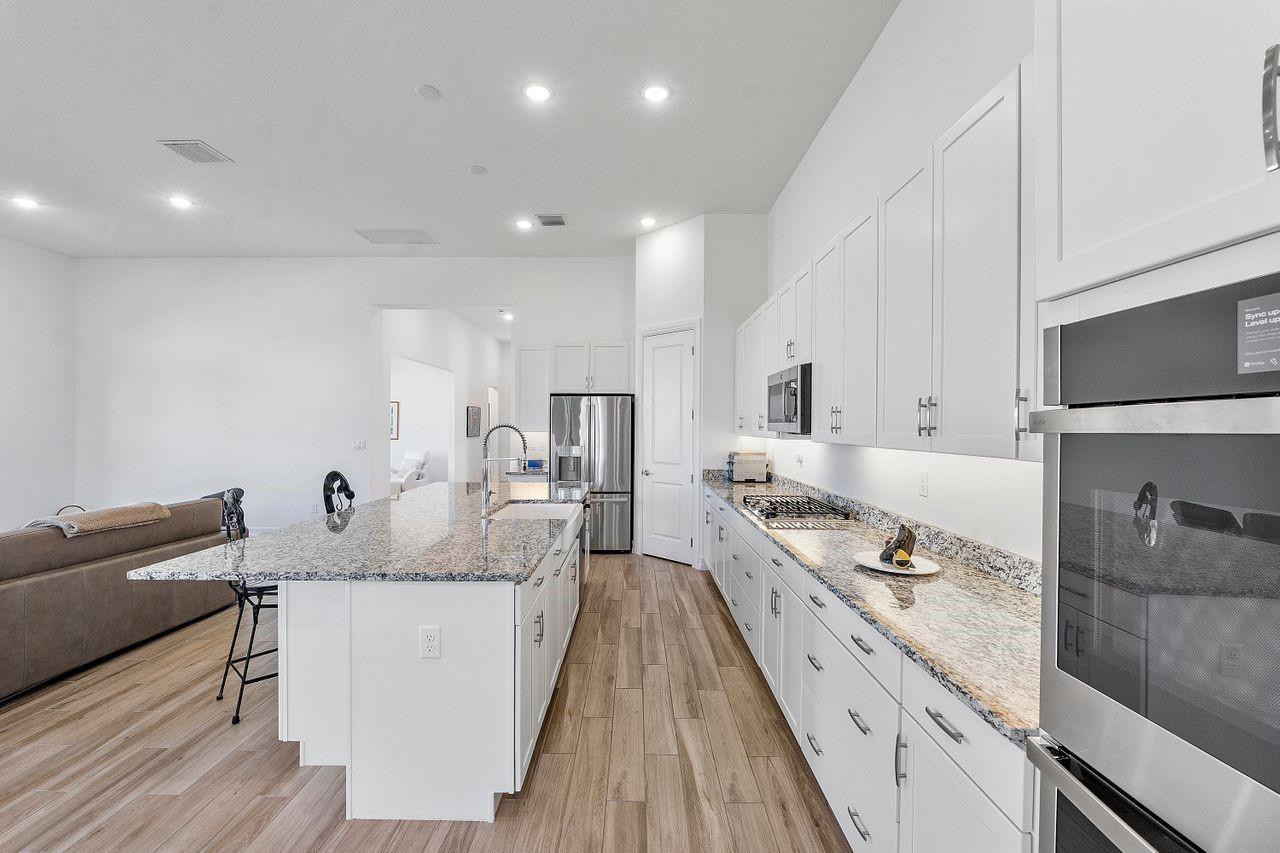 11990 Leon Circle