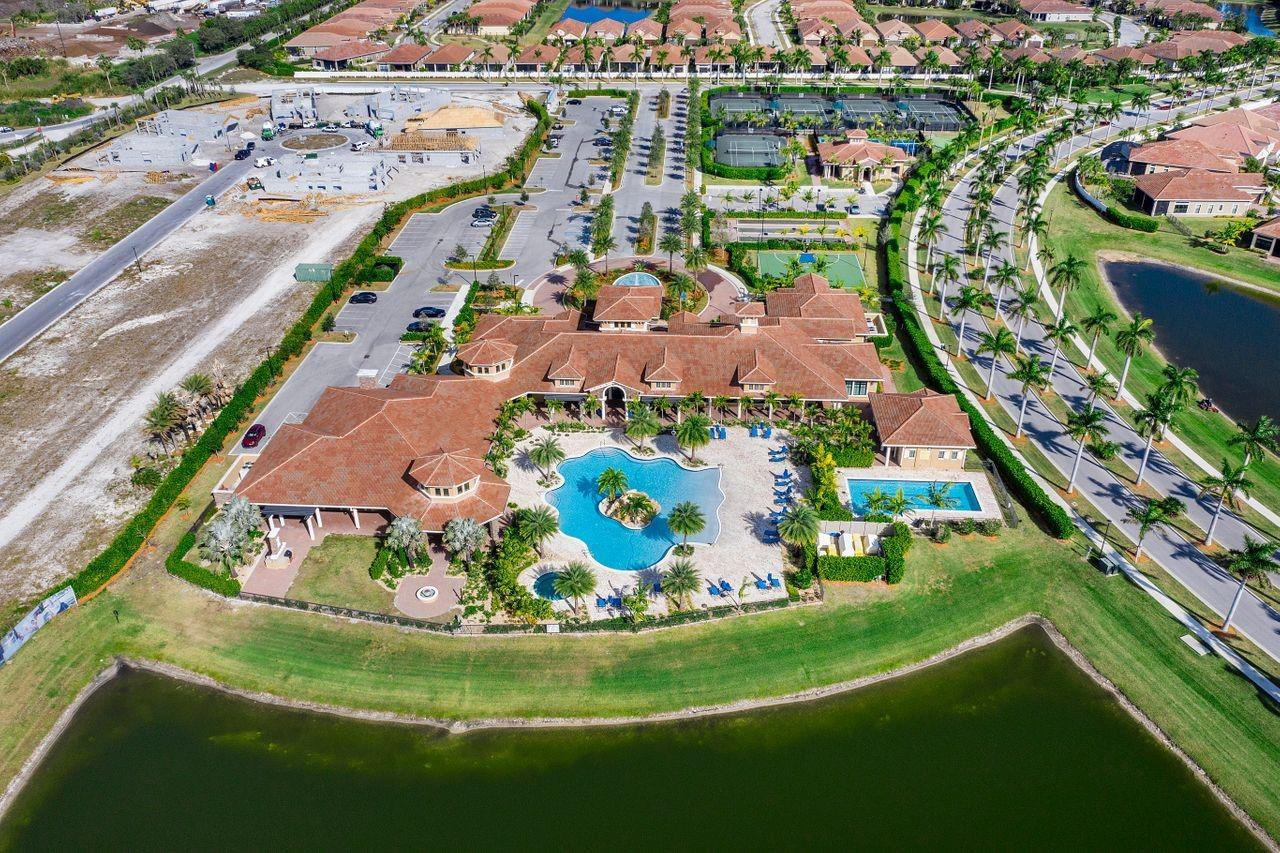 11990 Leon Circle