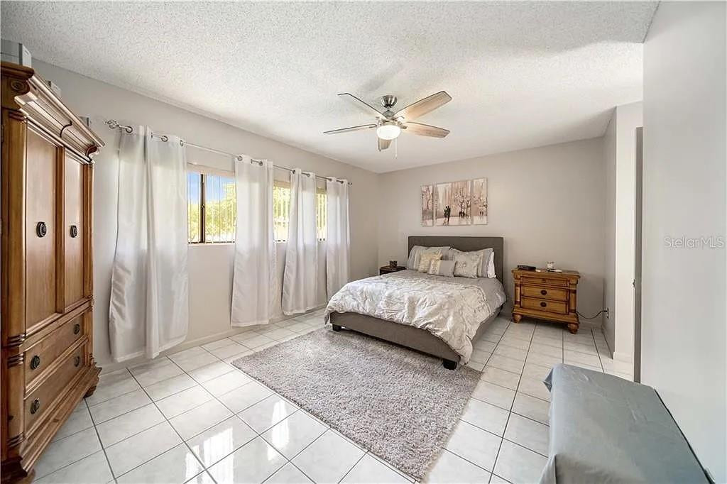 8929 Springtree Lakes Drive