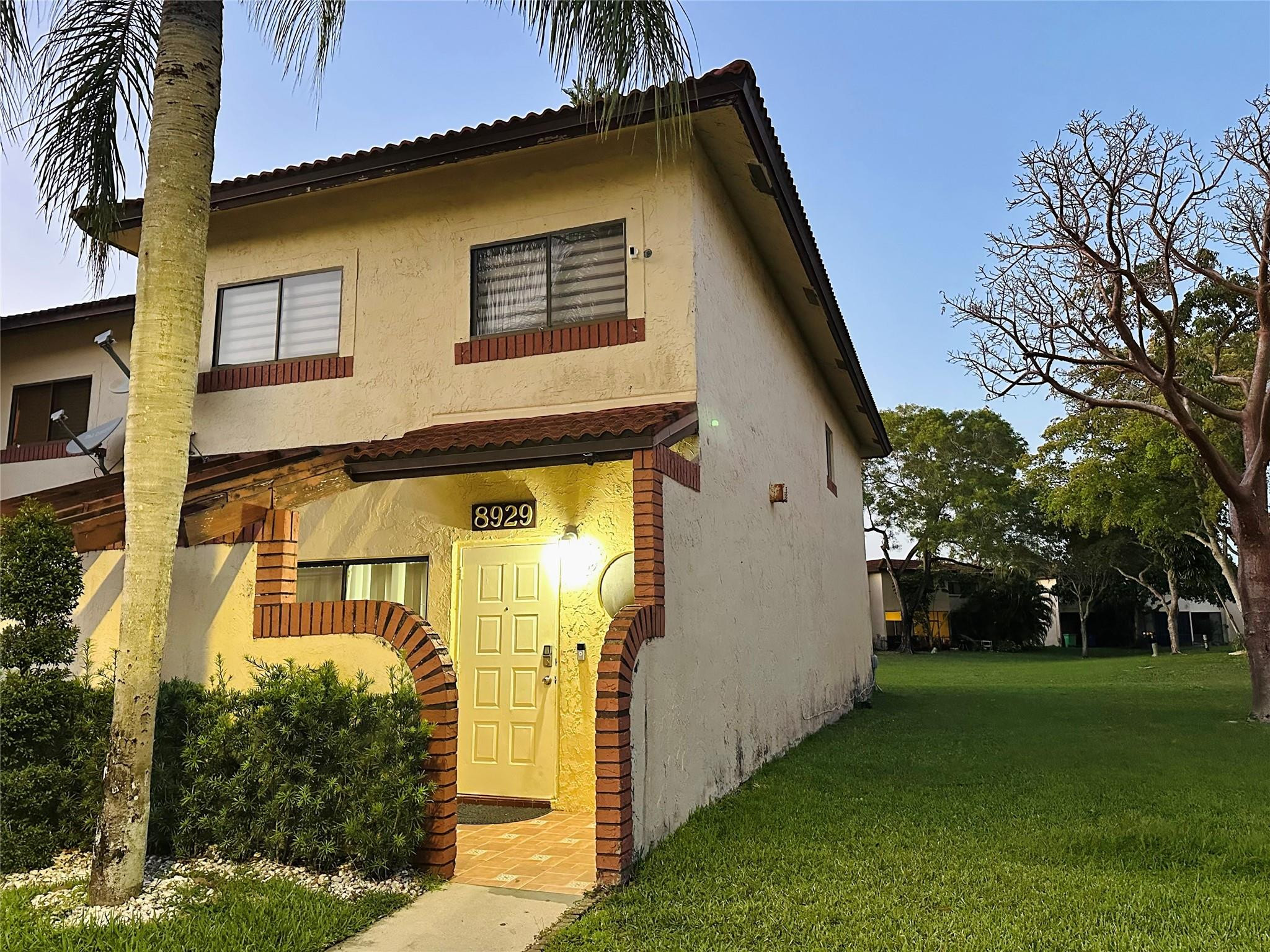 8929 Springtree Lakes Drive
