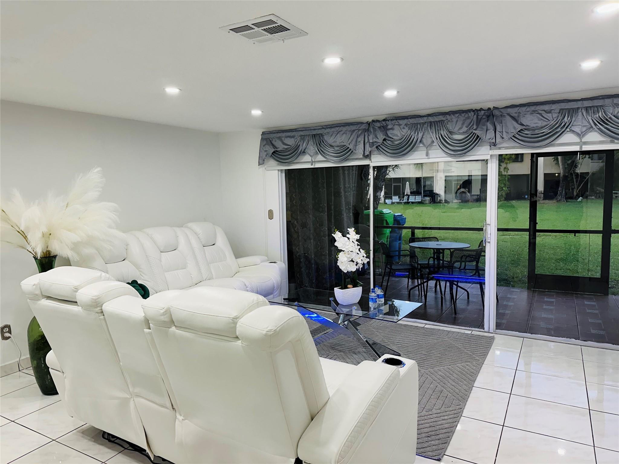 8929 Springtree Lakes Drive