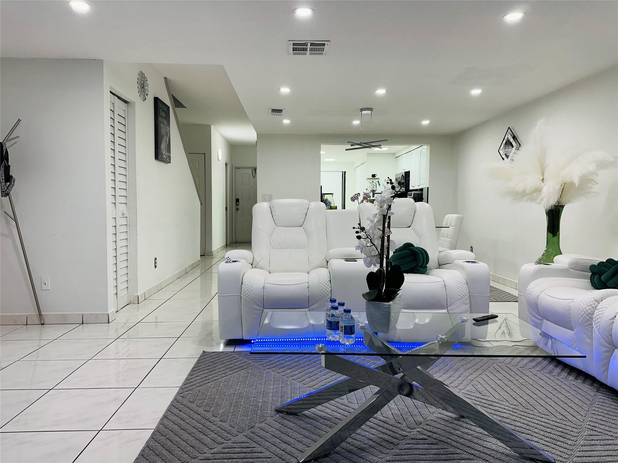 8929 Springtree Lakes Drive