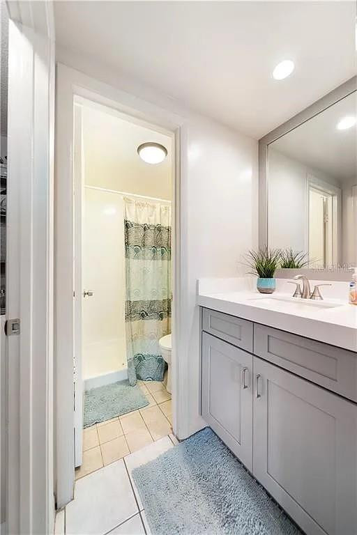 8929 Springtree Lakes Drive