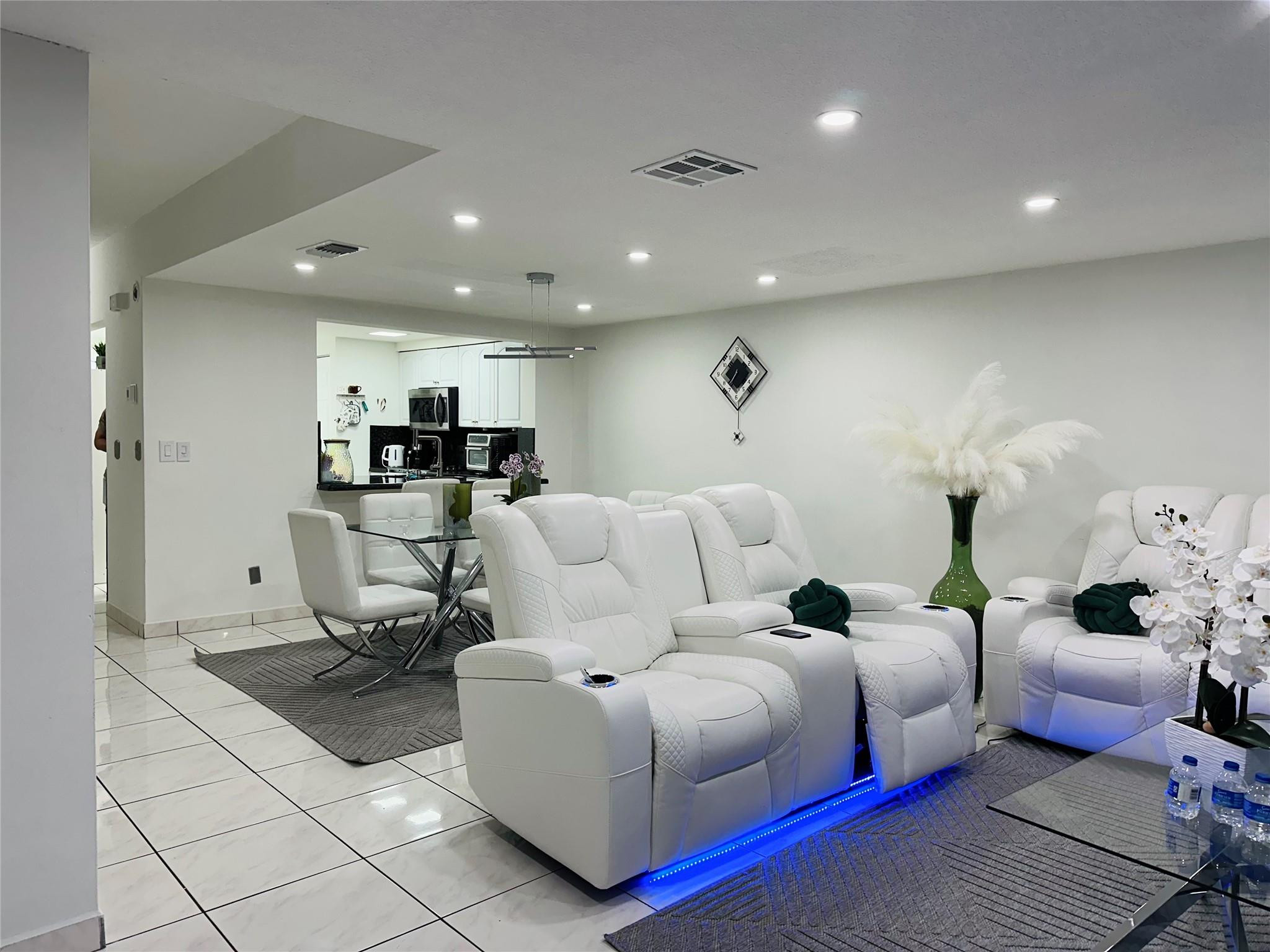 8929 Springtree Lakes Drive