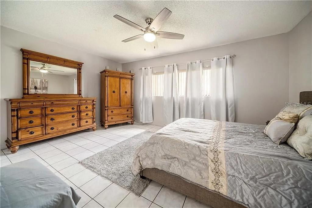 8929 Springtree Lakes Drive