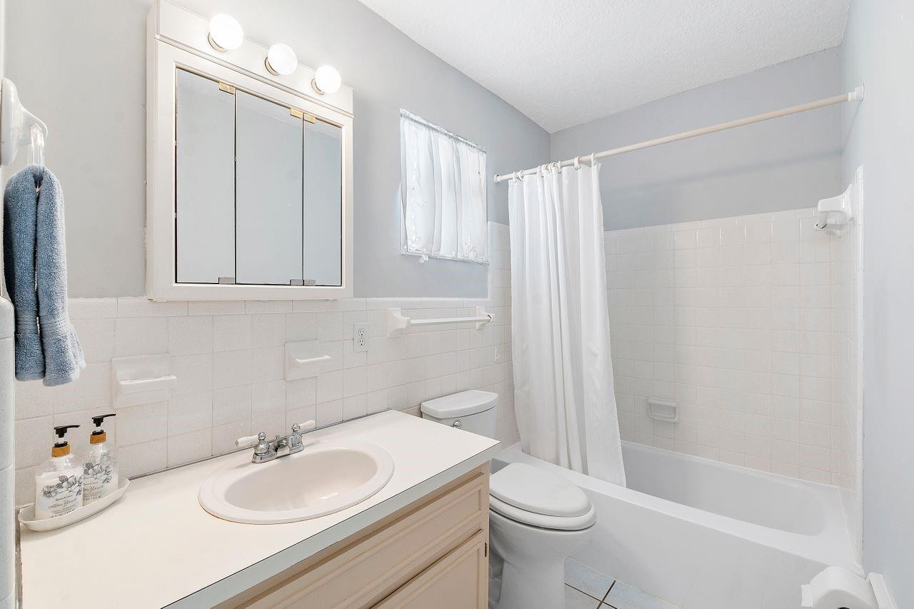 1557 NW 65th Avenue