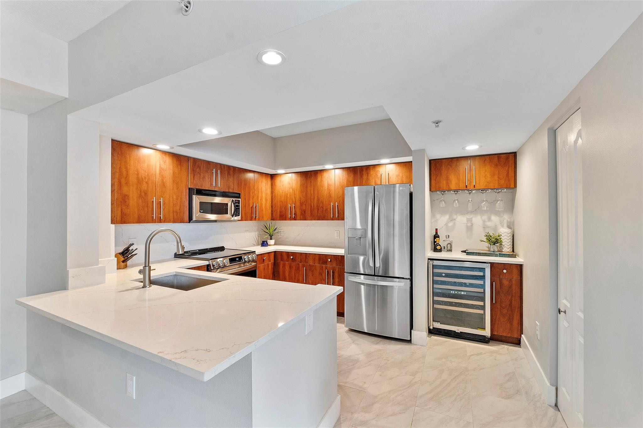 110 N Federal Highway 1403