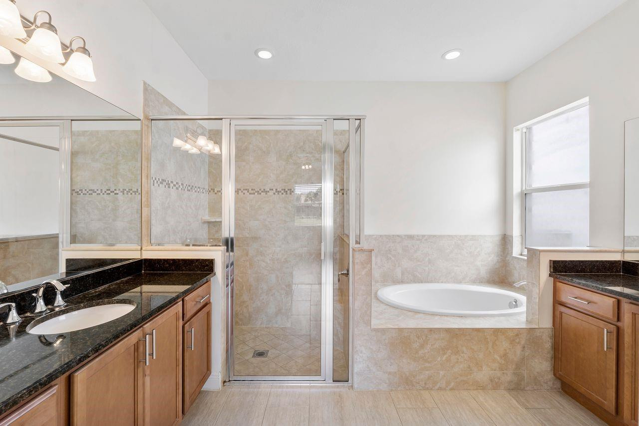11913 NW 82nd Street