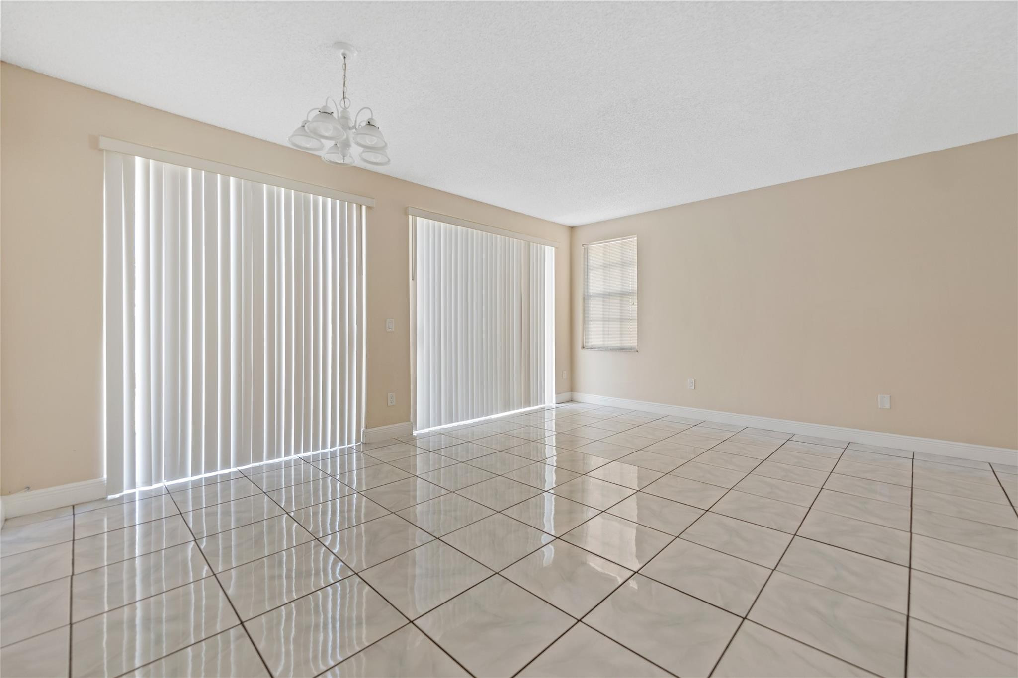 15301 NW 1st